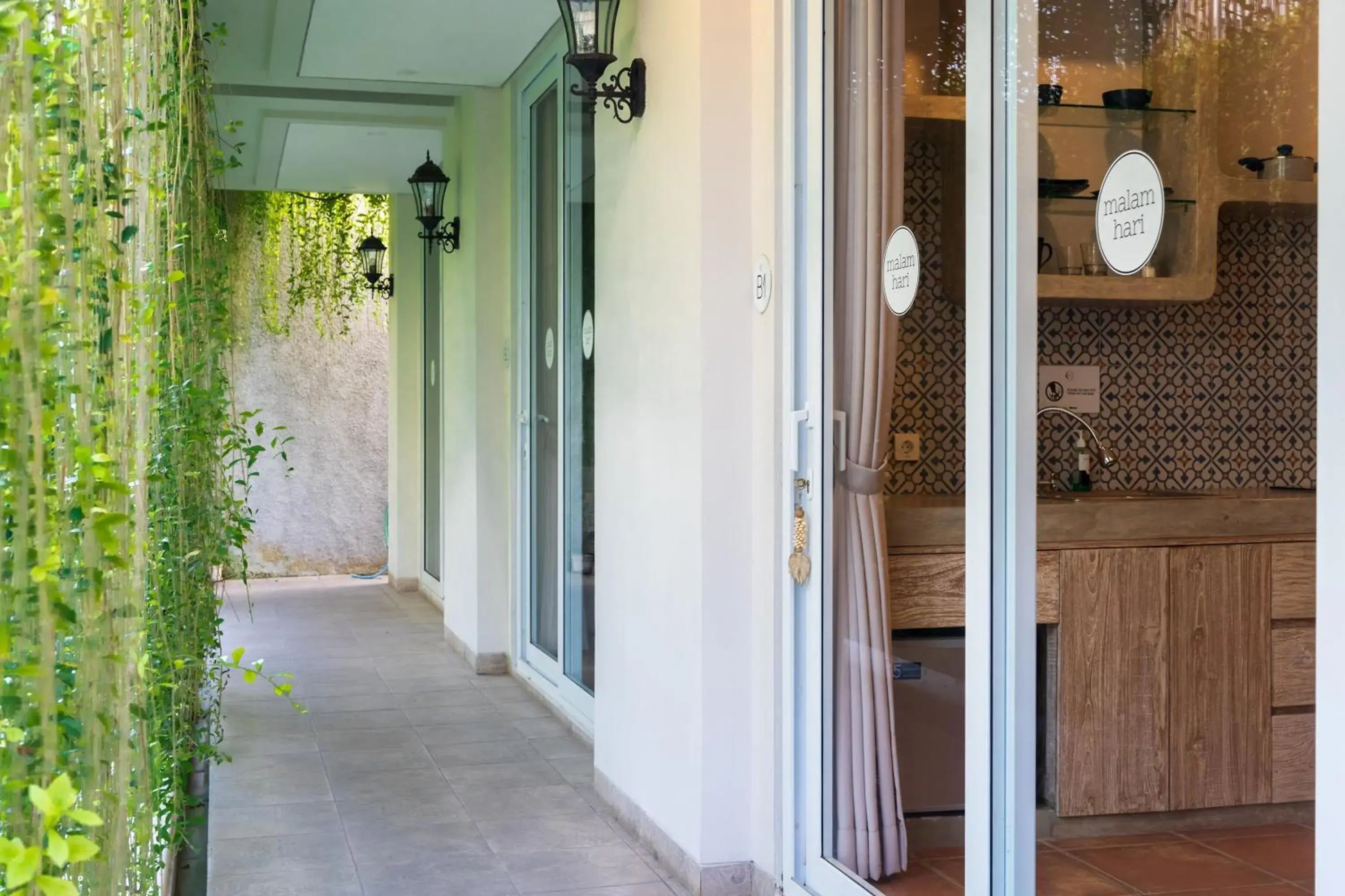 Property building in Malam Hari ApartHotel Property building in Malam Hari ApartHotel