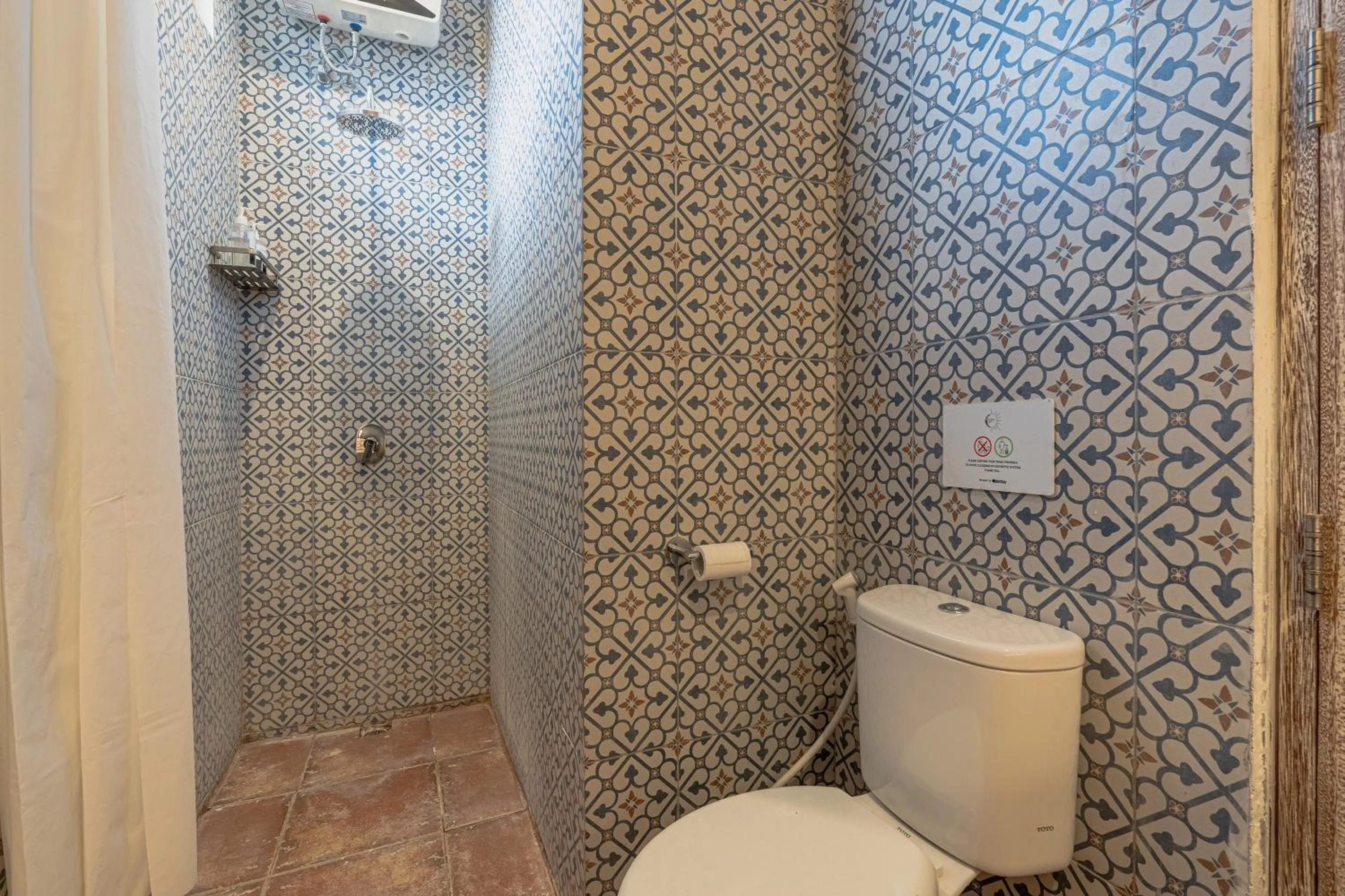 Bathroom in Malam Hari ApartHotel