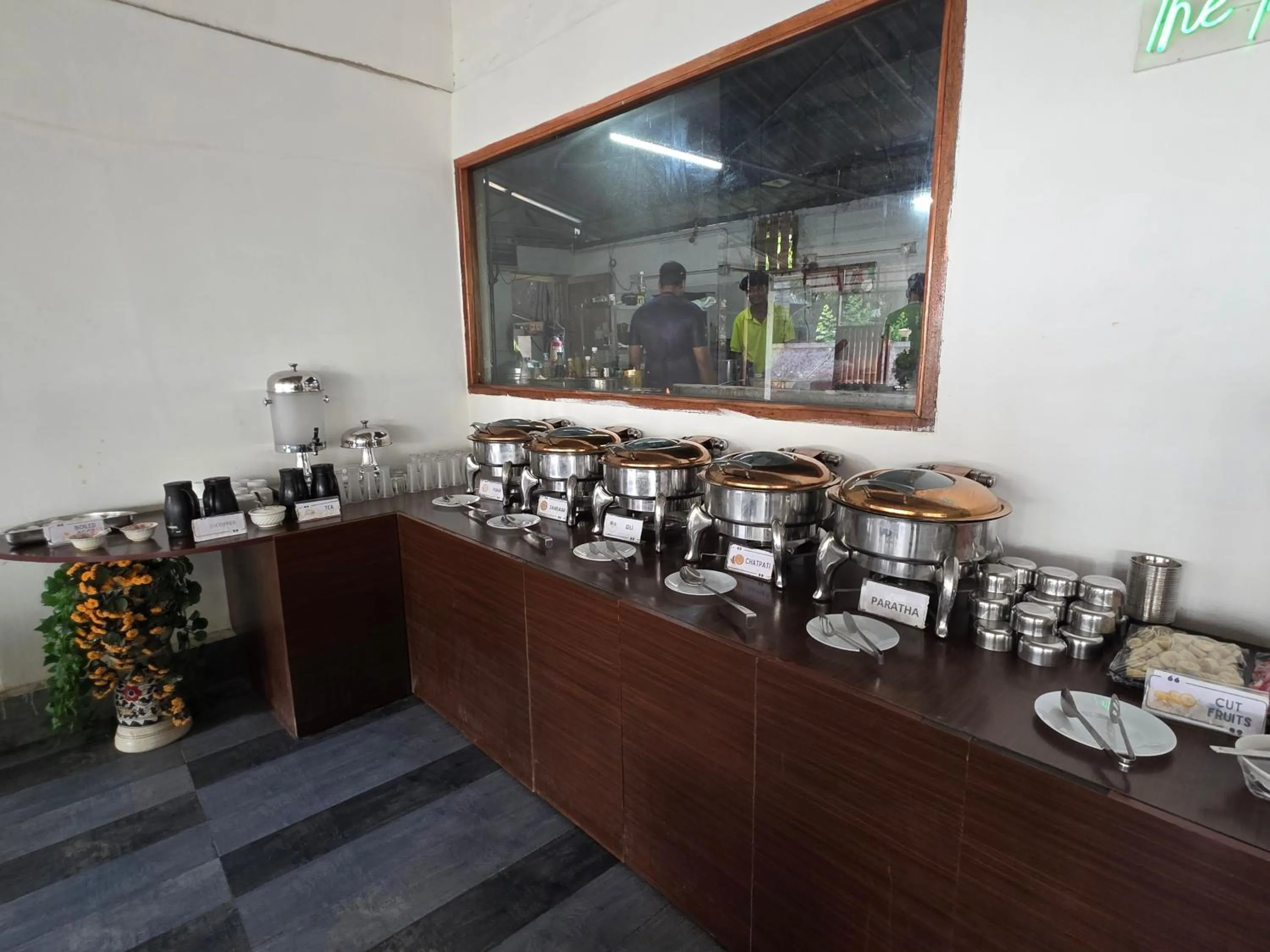 Restaurant/places to eat in Lemon Grass Resort & Spa