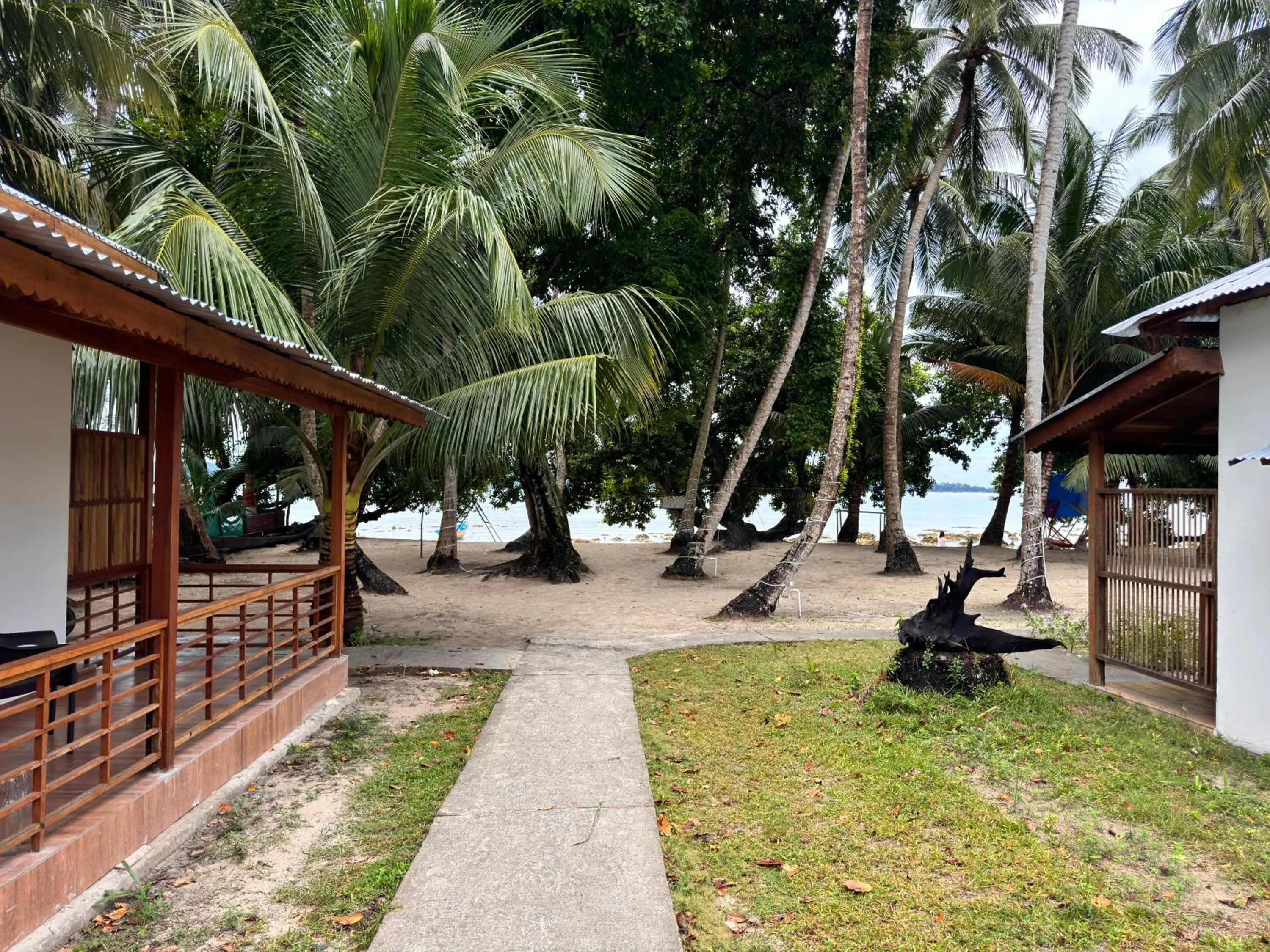 Beach in Lemon Grass Resort & Spa