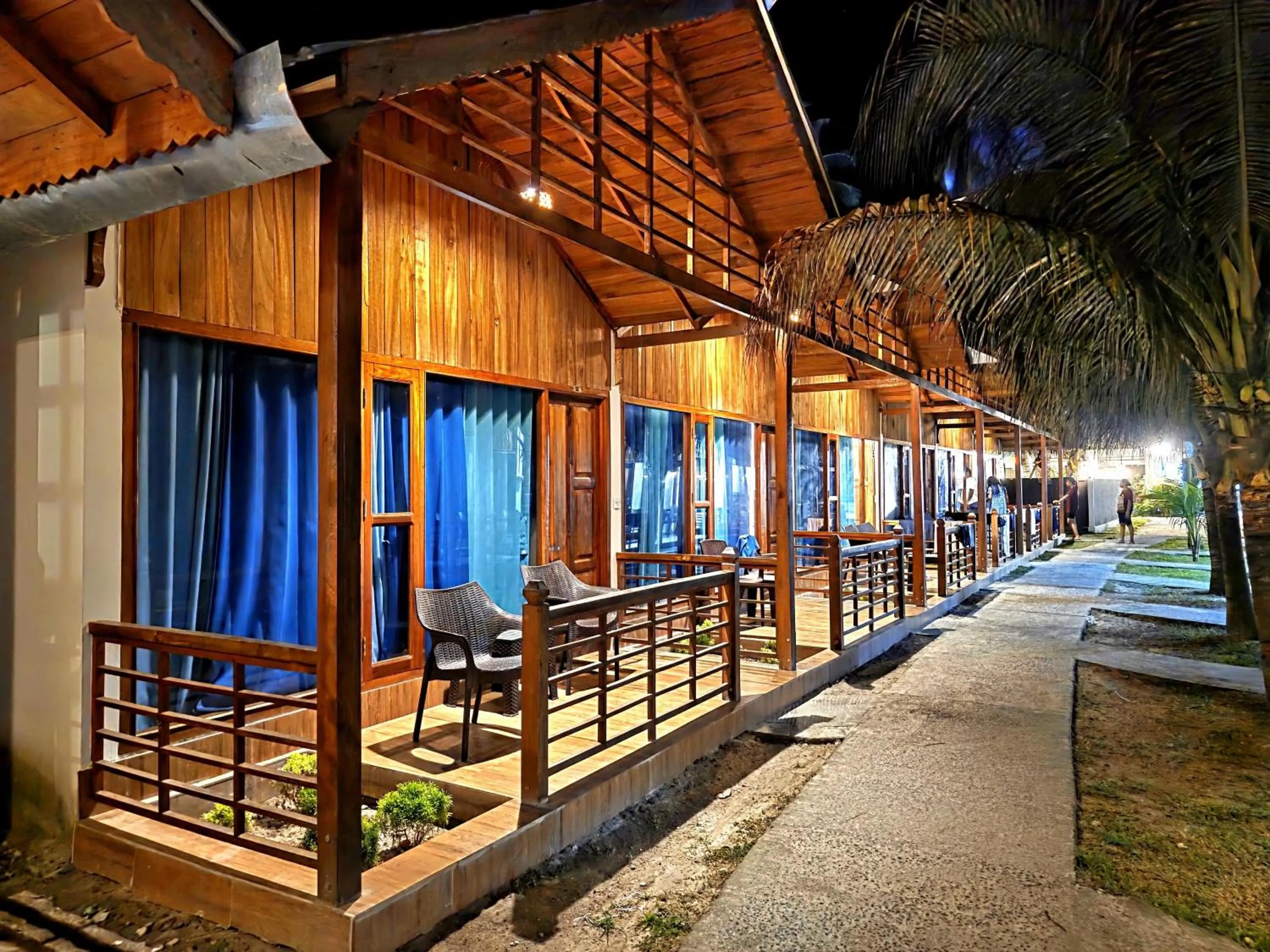 Night in Lemon Grass Resort & Spa