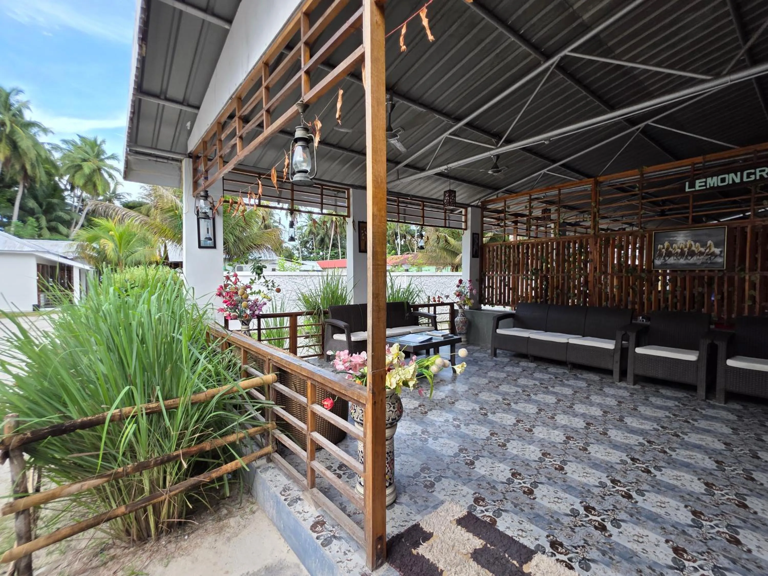Living room in Lemon Grass Resort & Spa