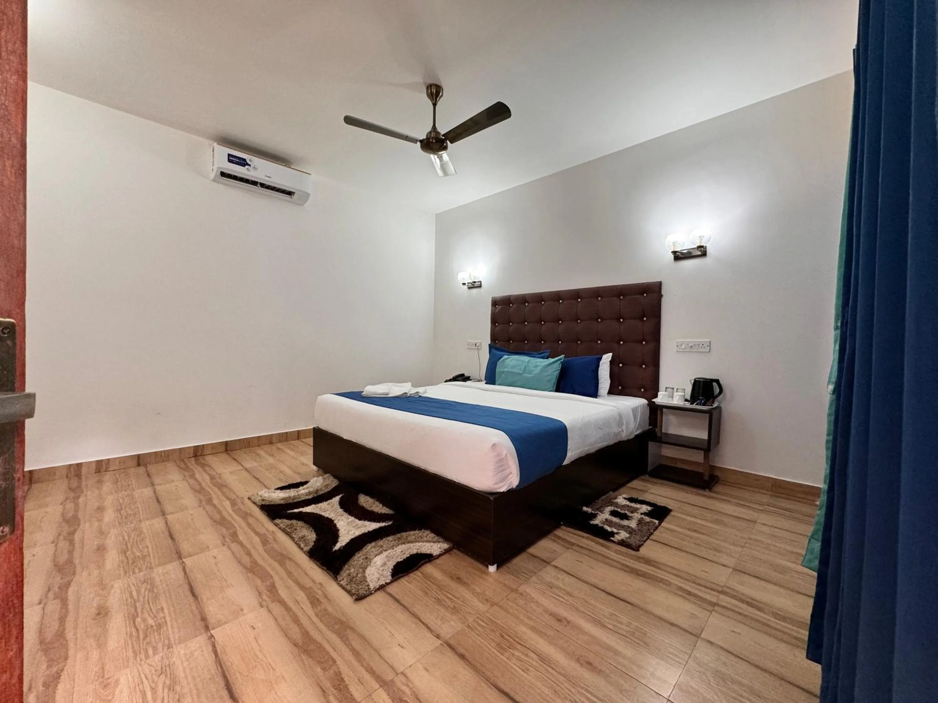 Photo of the whole room in Lemon Grass Resort & Spa