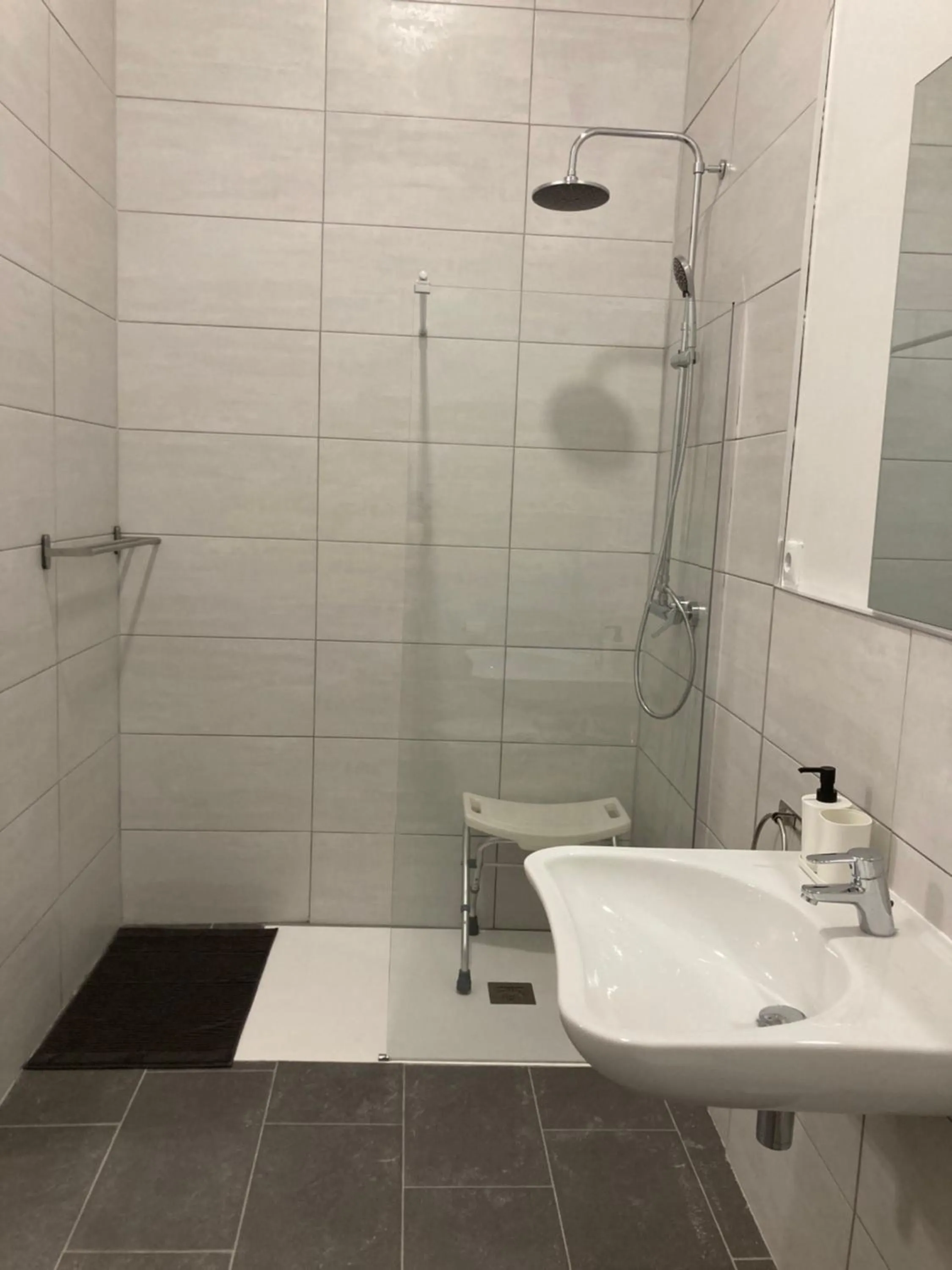 Bathroom in Castle View Apartments