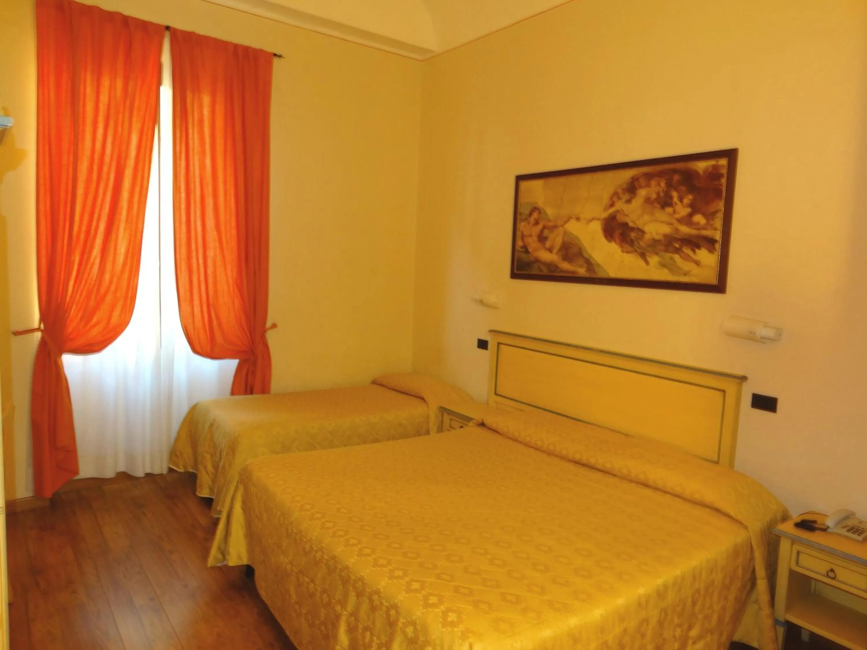 Photo of the whole room, Bed in Hotel Vasari
