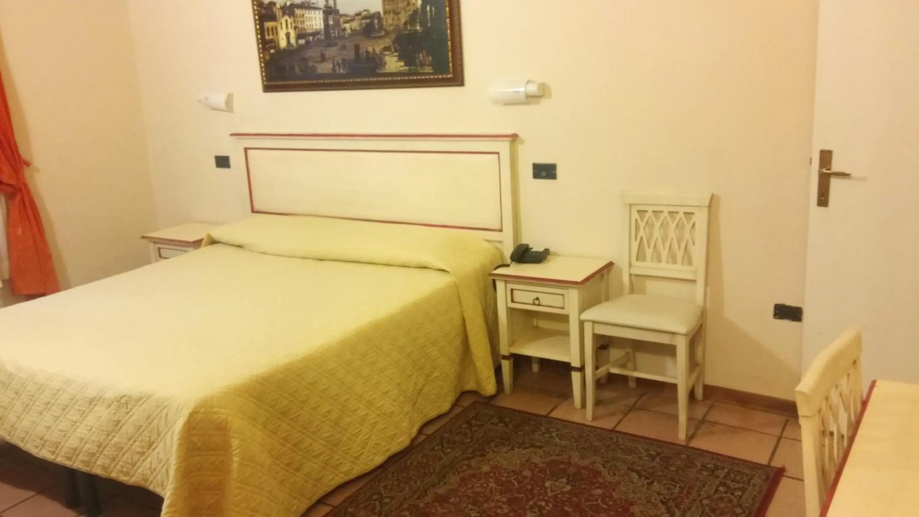 Photo of the whole room, Bed in Hotel Vasari