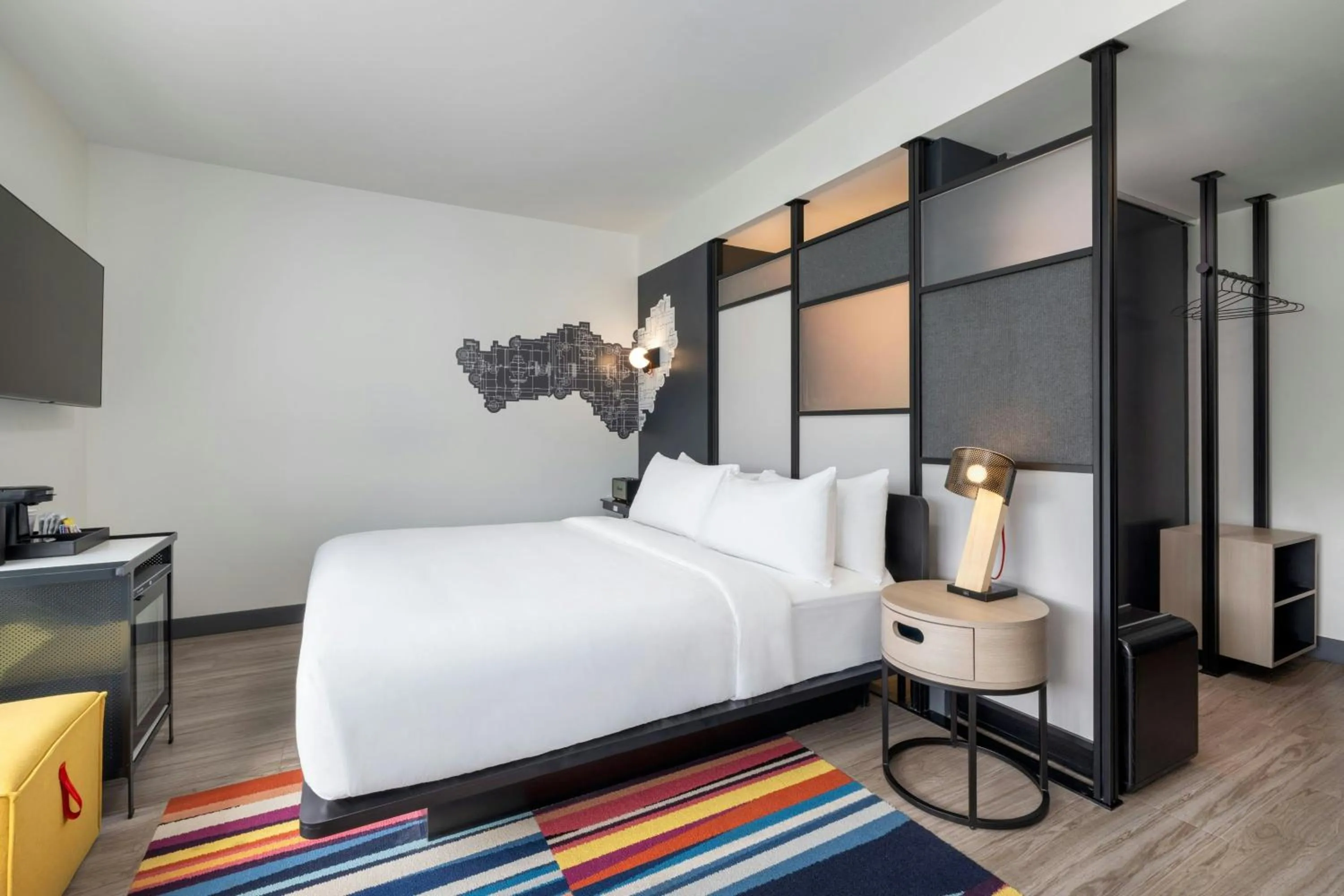 Photo of the whole room, Bed in Aloft Florence