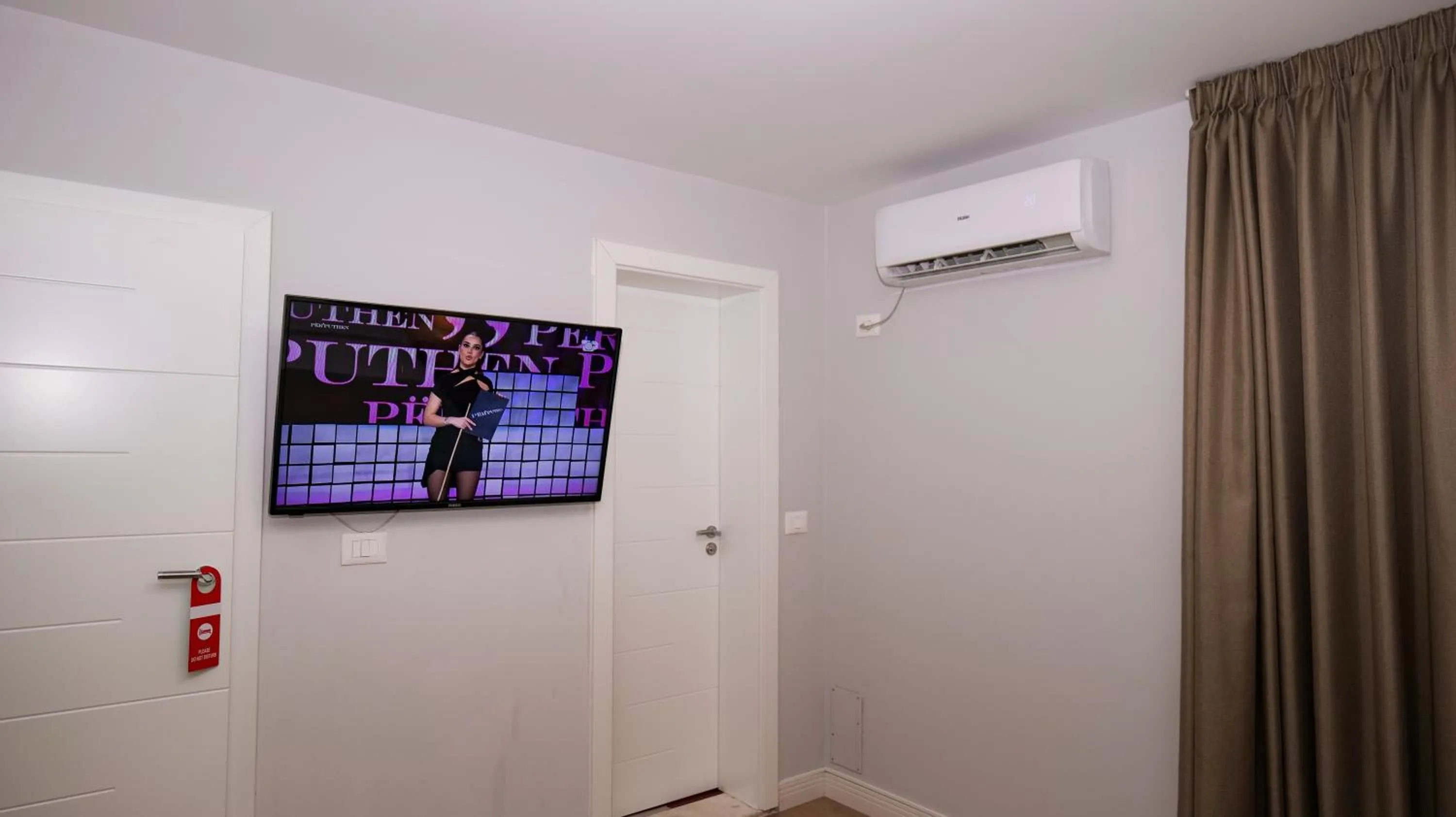 TV and multimedia in 313 Villa City Center