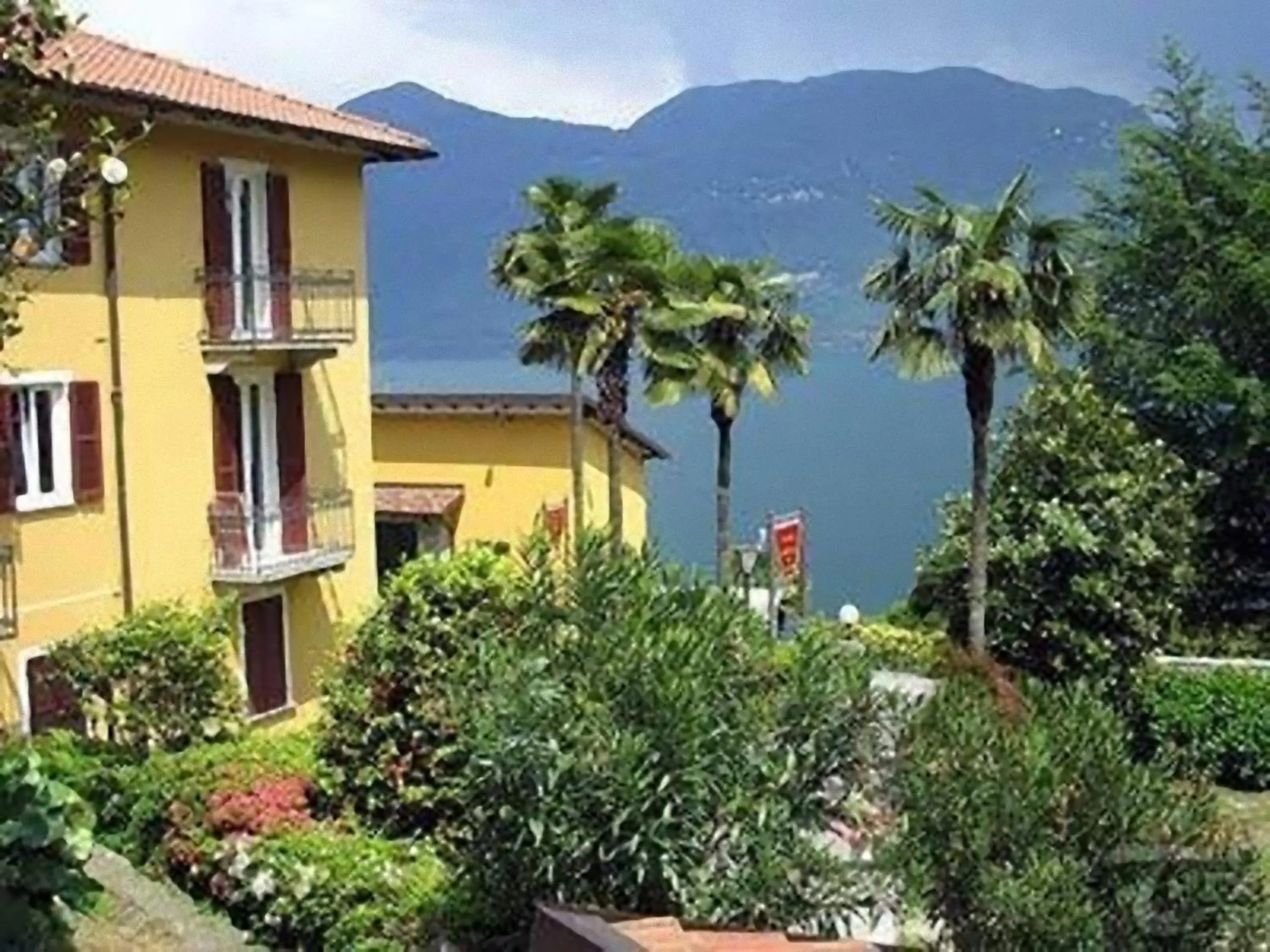 Facade/entrance in Albergo Del Lago