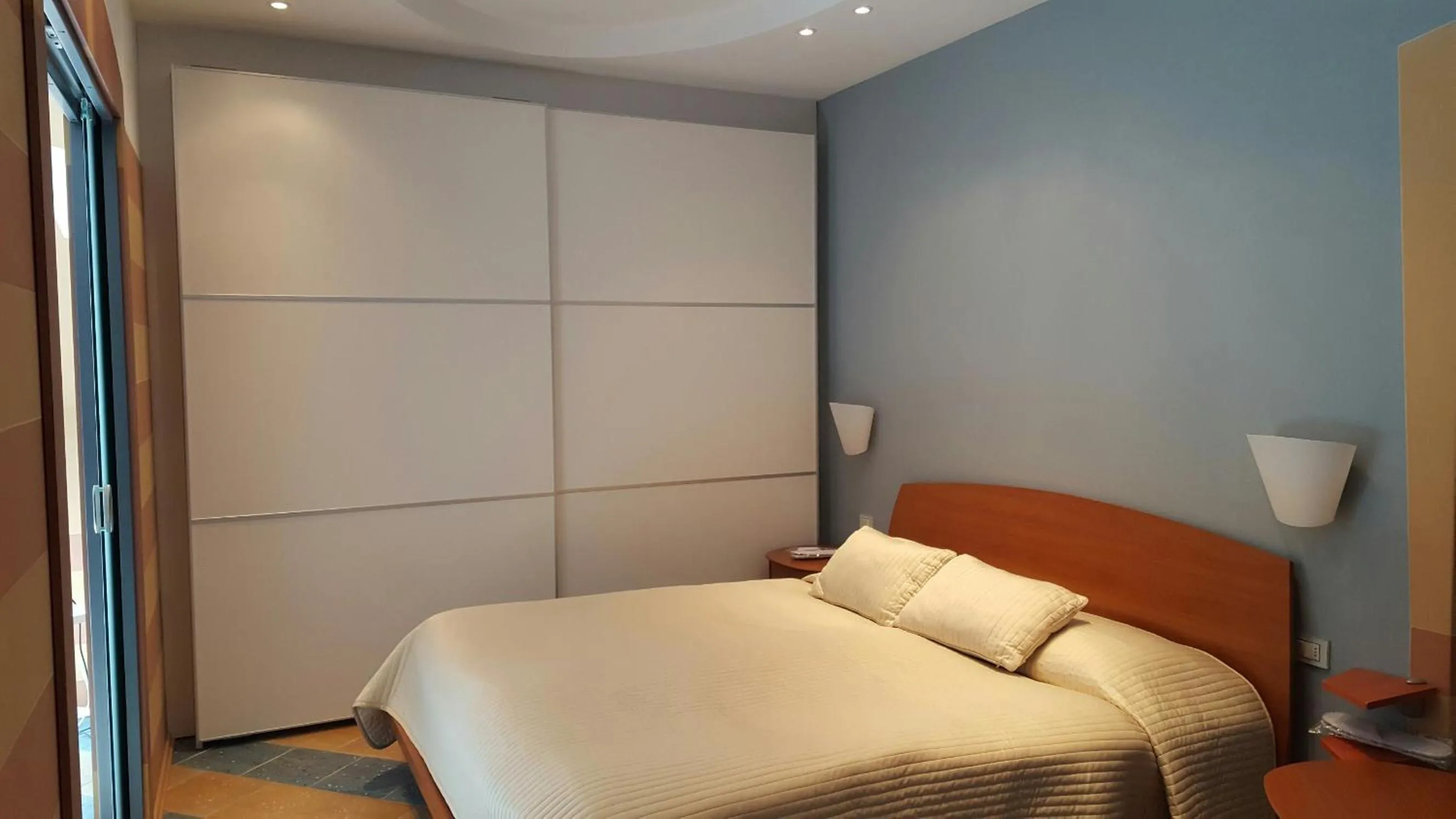 Bedroom, Bed in Albergo Del Lago