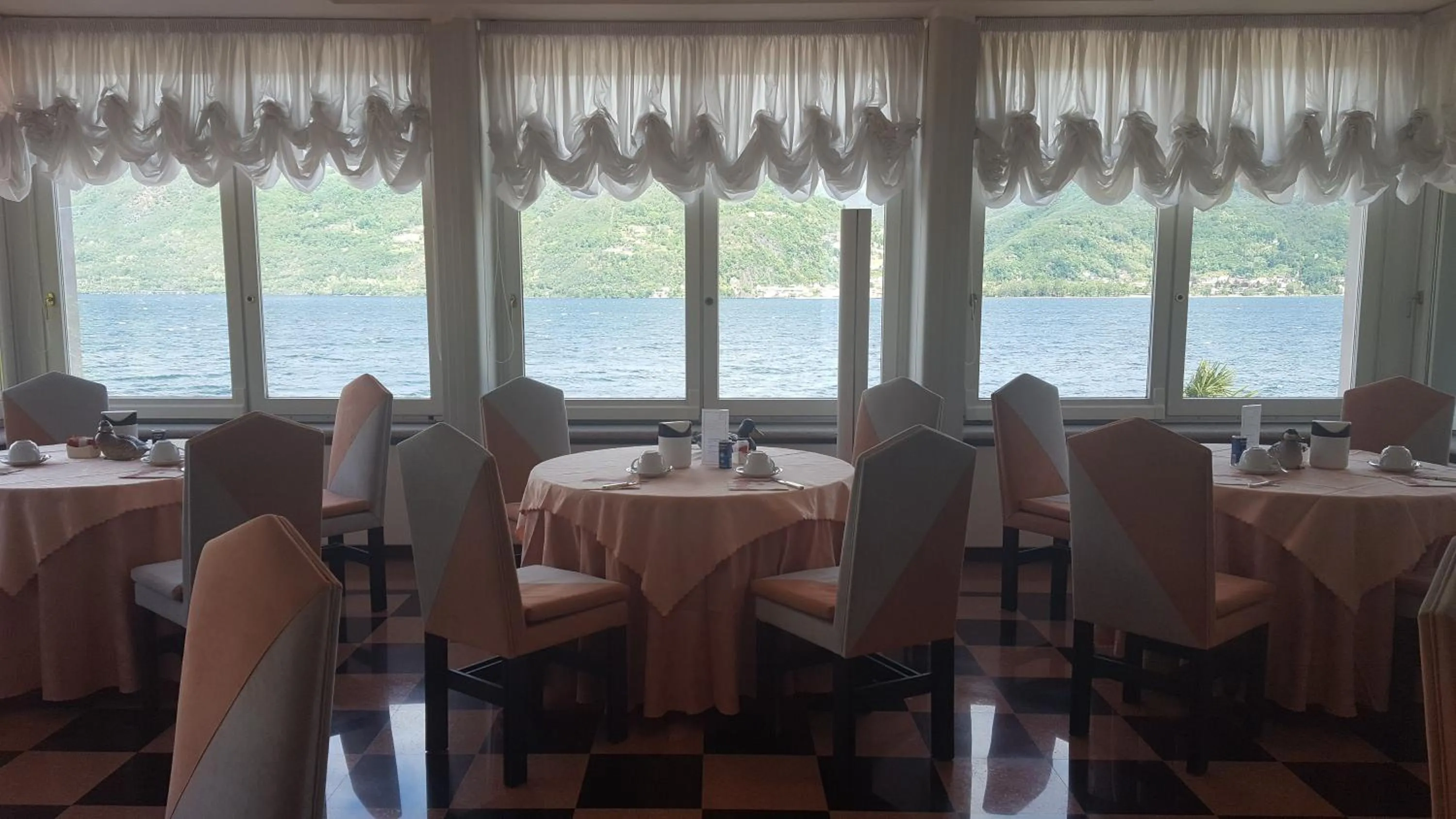 Area and facilities in Albergo Del Lago