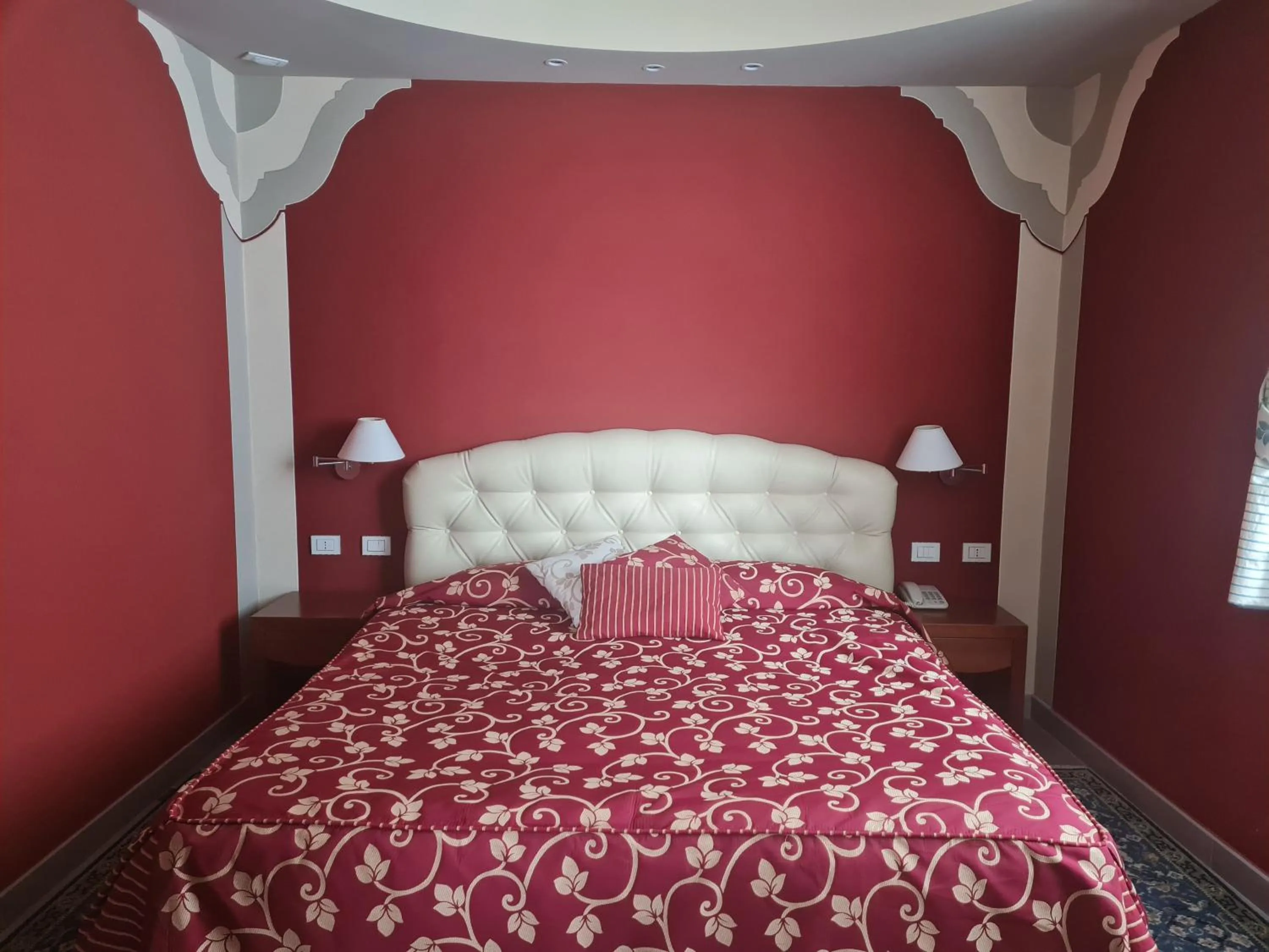 Bedroom, Bed in Albergo Del Lago