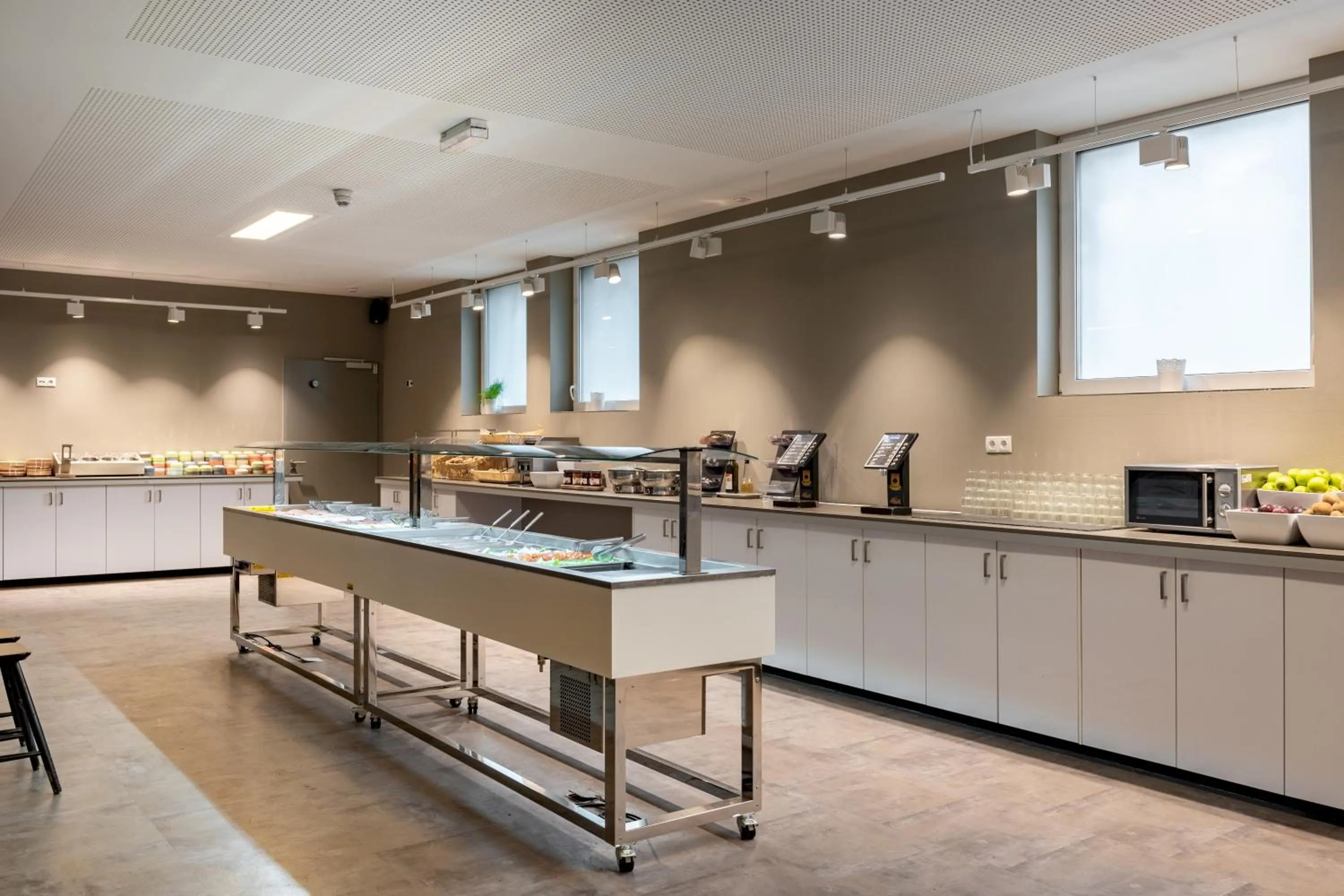 Buffet breakfast in a&o München Laim