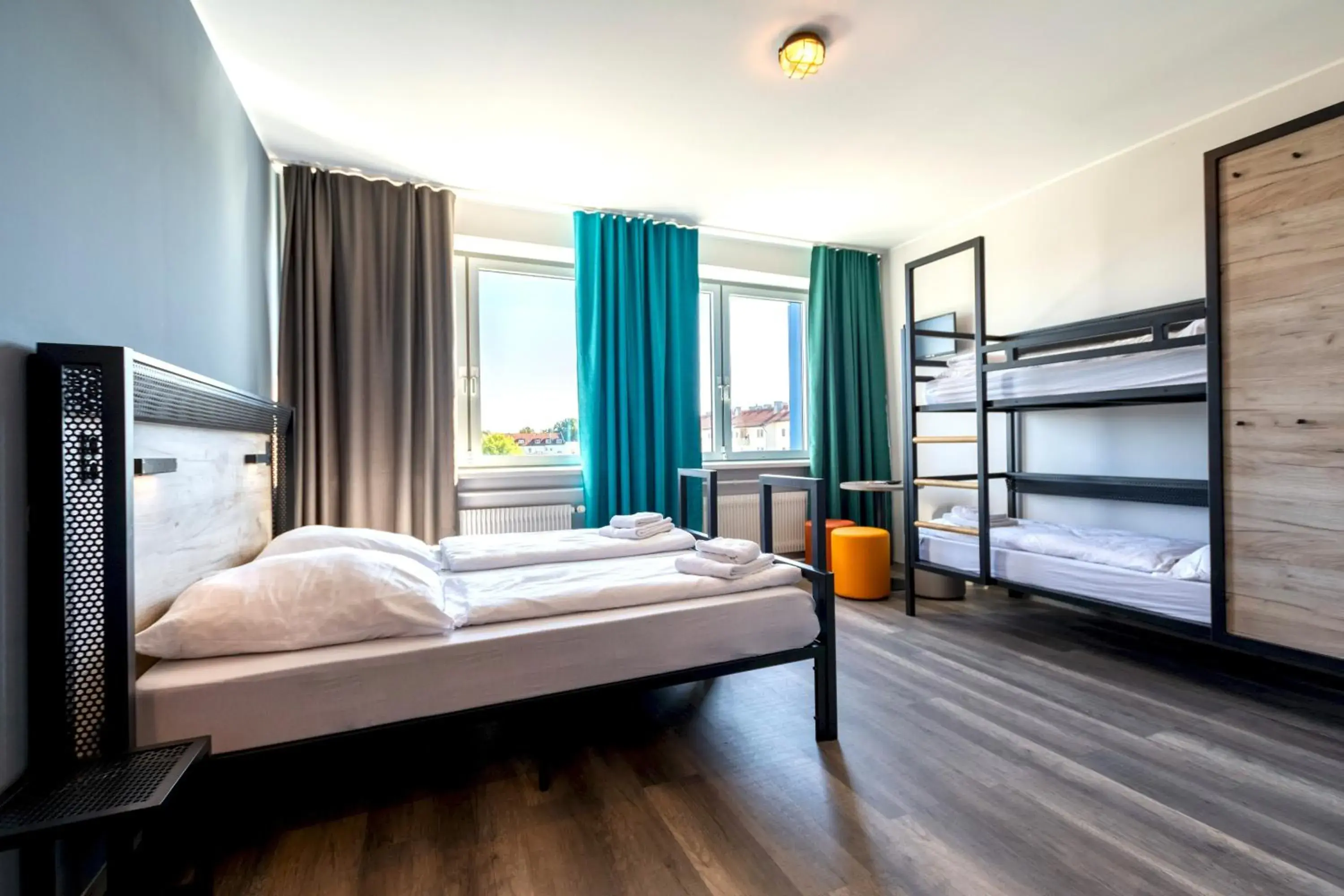 Photo of the whole room, Bed in a&o München Laim Photo of the whole room, Bed in a&o München Laim