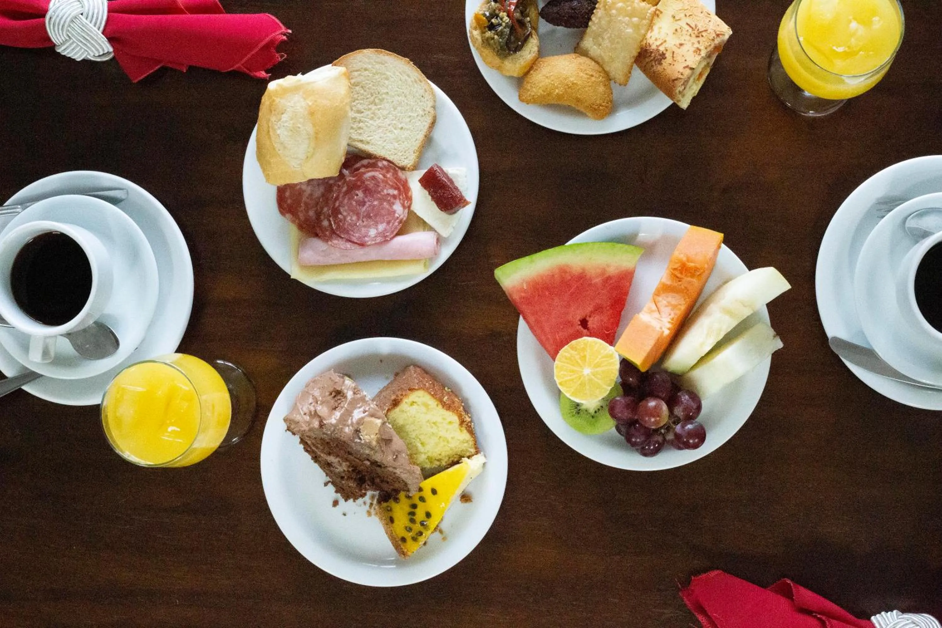 Food and drinks in Tezla Hotel