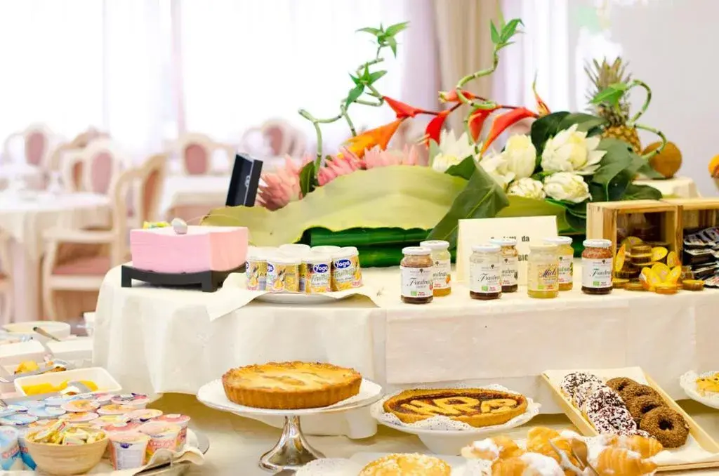 Food in Hotel Royal Plaza Food in Hotel Royal Plaza