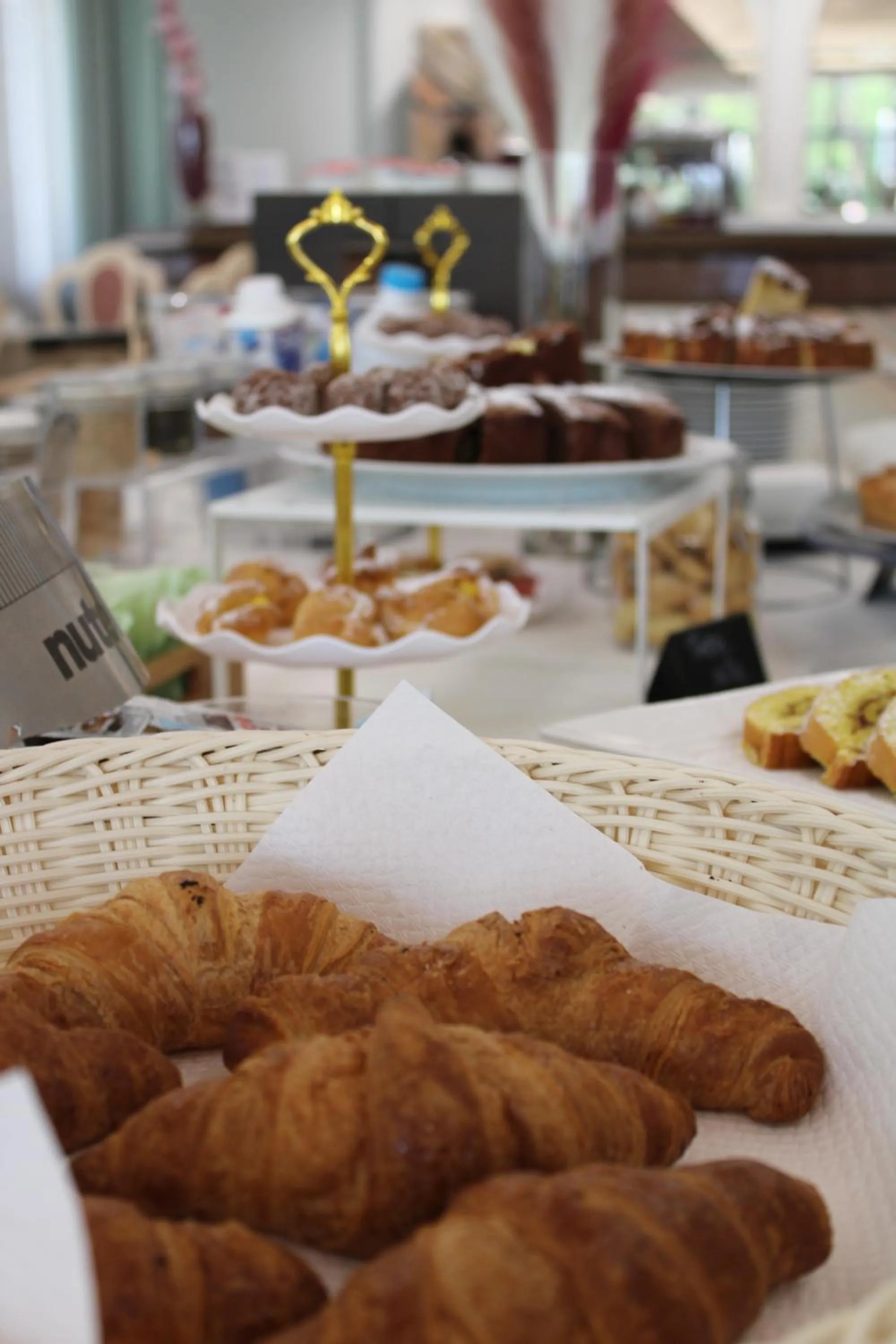 Breakfast in Hotel Royal Plaza