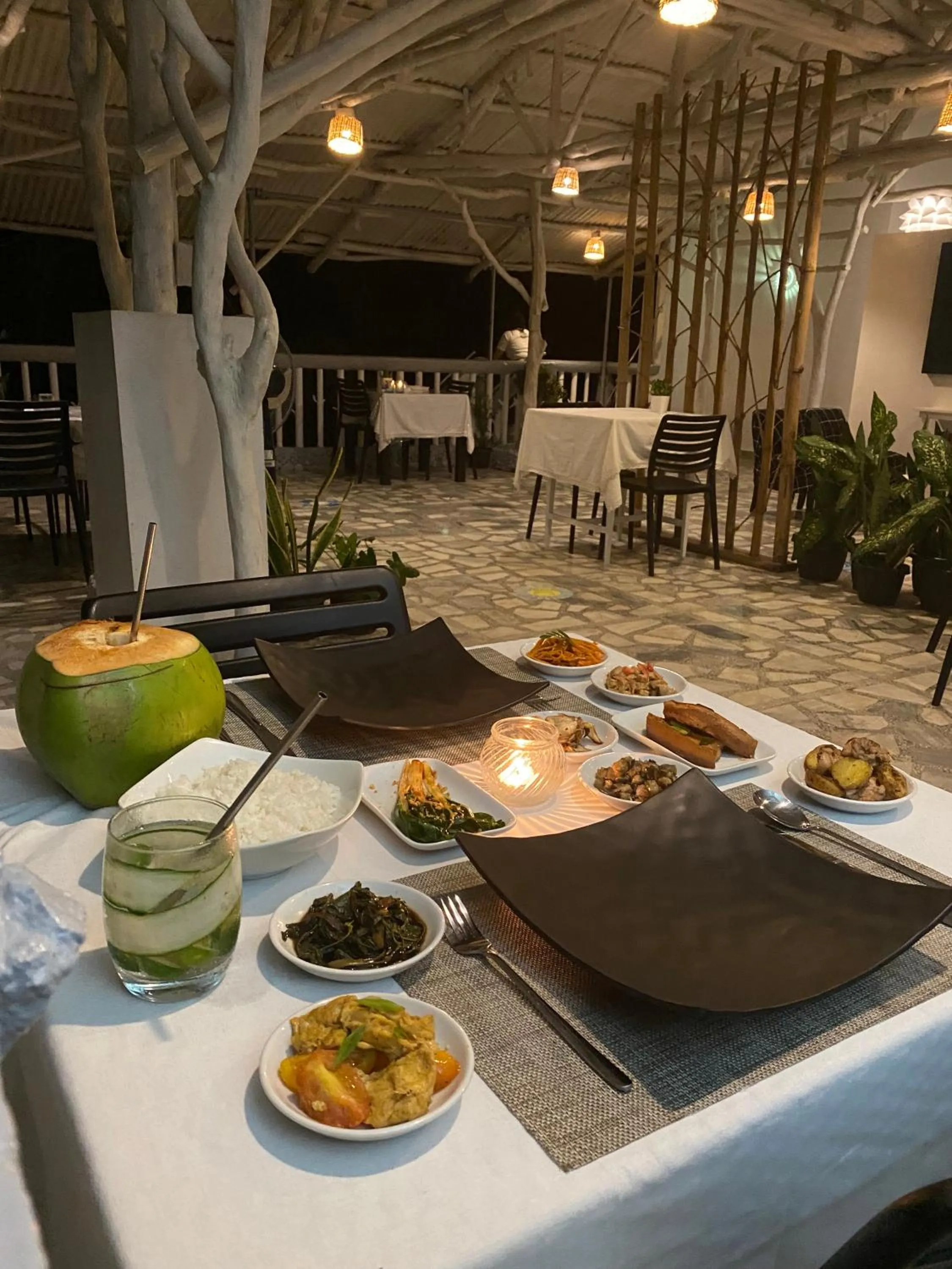 Restaurant/places to eat in The Three P Beach Resort & Dive Center