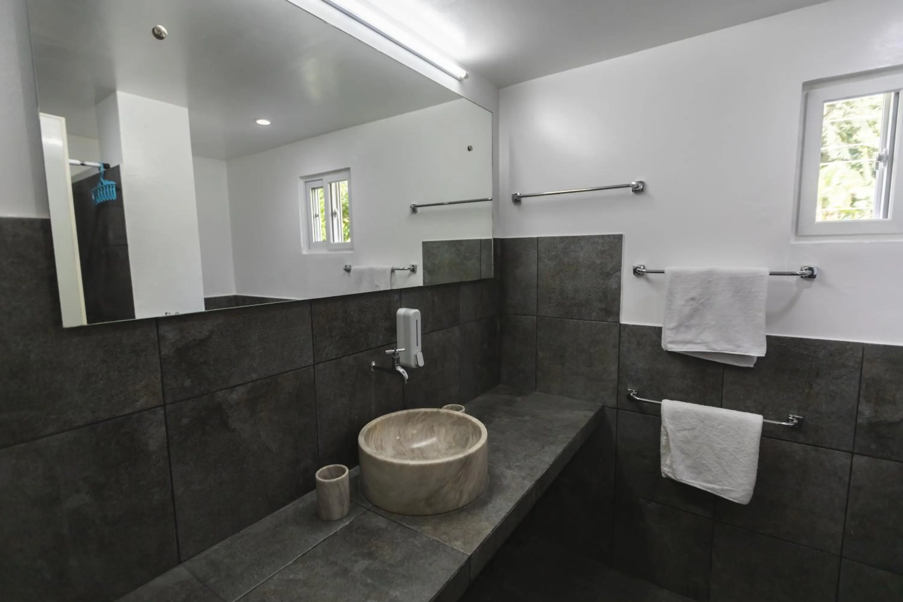 Bathroom in The Three P Beach Resort & Dive Center