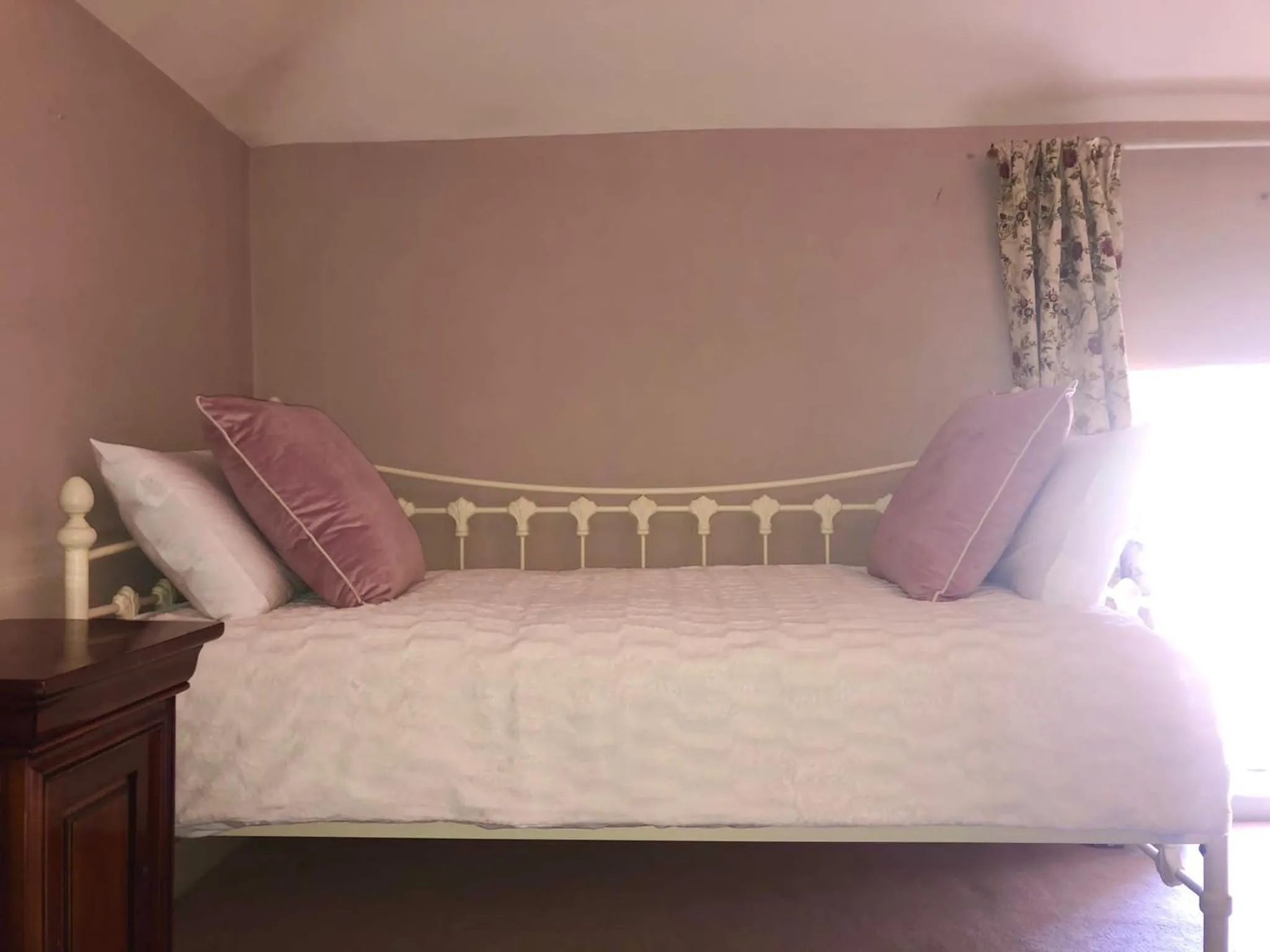 Bed in 2 Bed Courtyard Apartment at Rockfield House Kells in Meath - Short Term Let