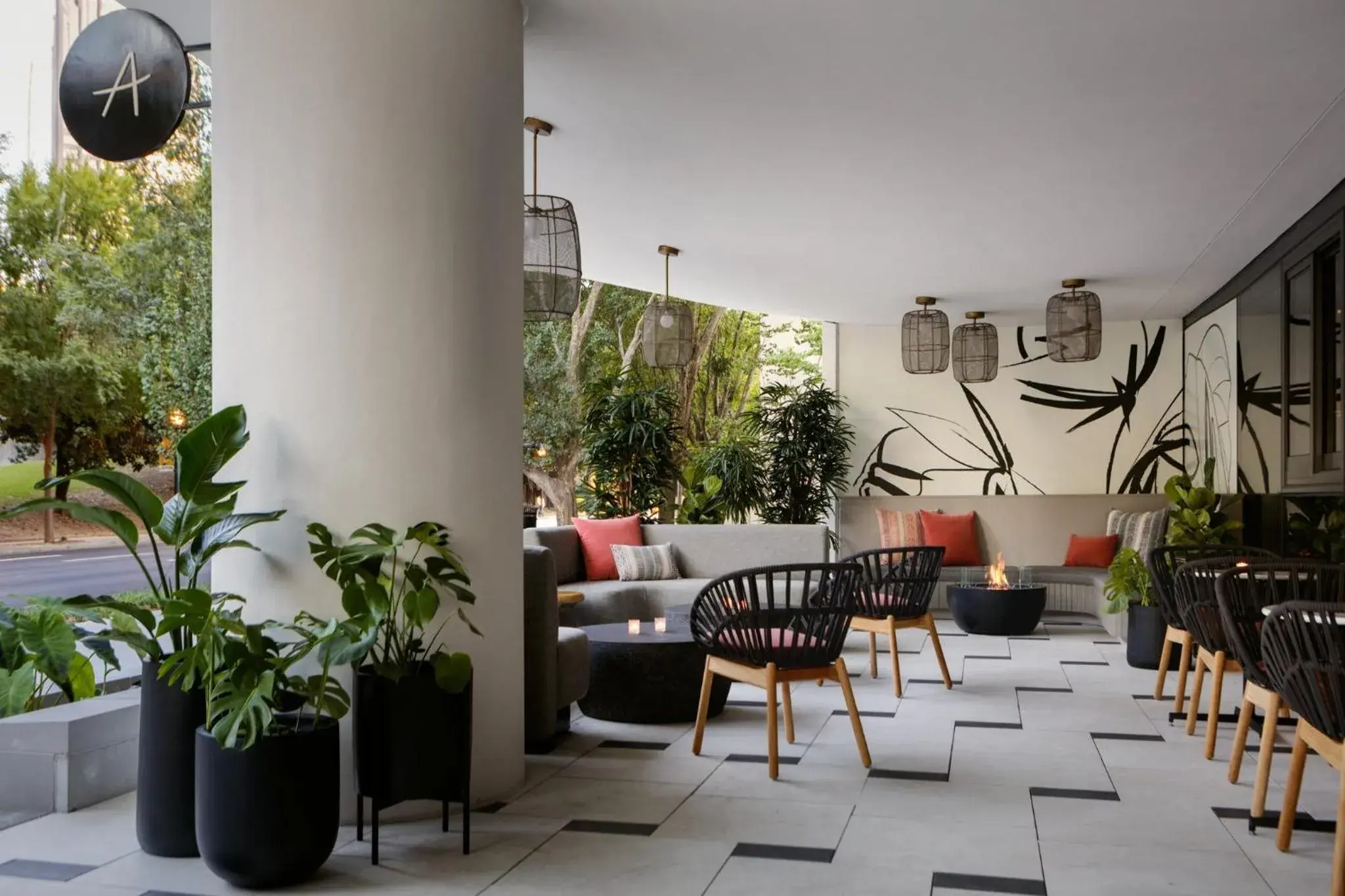 Lounge or bar in Kimpton Shane Atlanta by IHG Lounge or bar in Kimpton Shane Atlanta by IHG