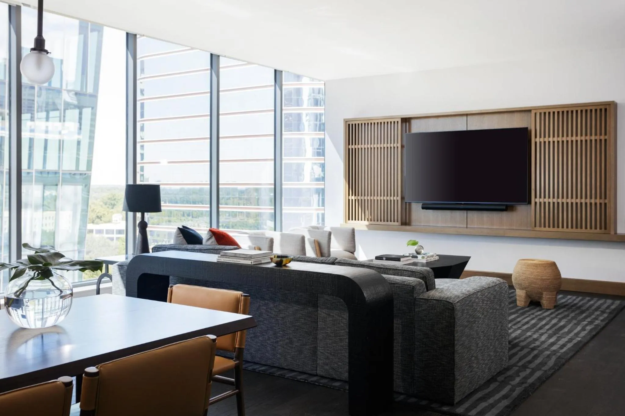 Photo of the whole room in Kimpton Shane Atlanta by IHG