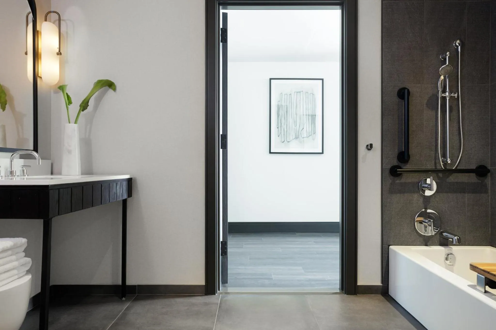 Photo of the whole room in Kimpton Shane Atlanta by IHG