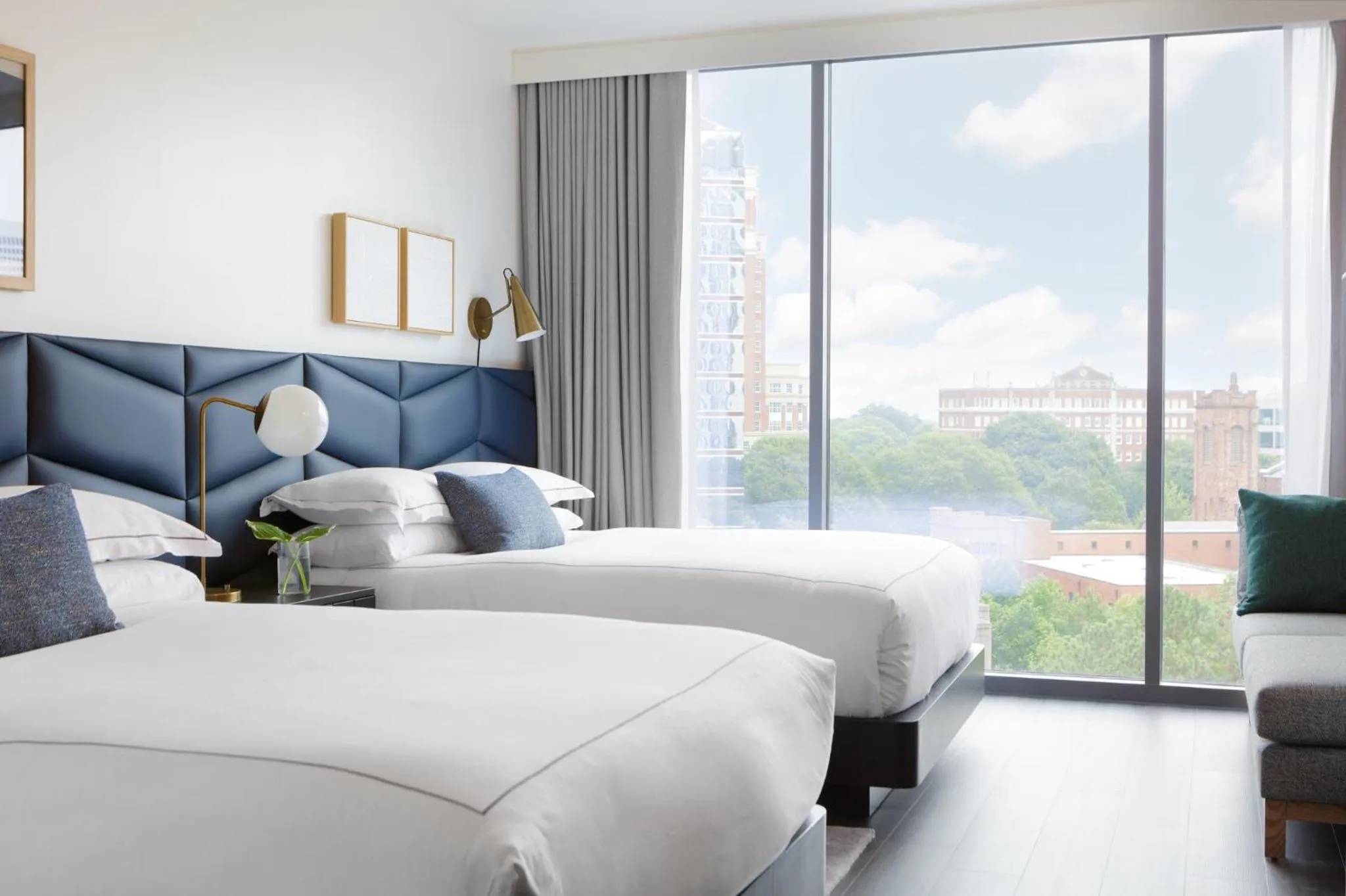 Photo of the whole room, Bed in Kimpton Shane Atlanta by IHG