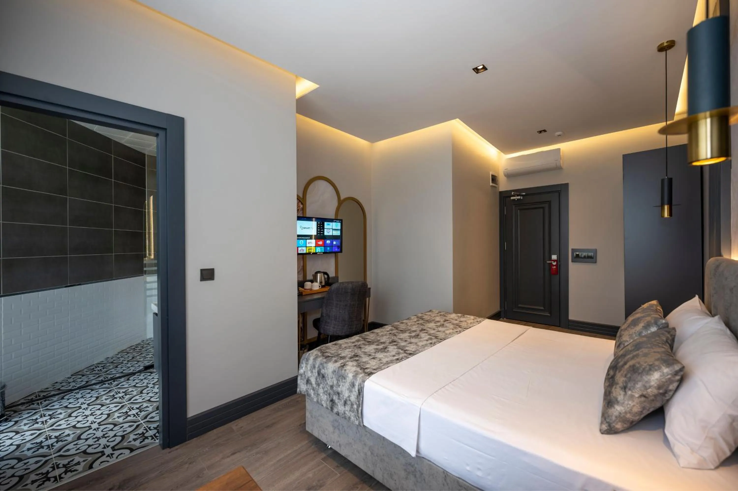 Photo of the whole room, Bed in World Class Hotel - Istanbul Airport