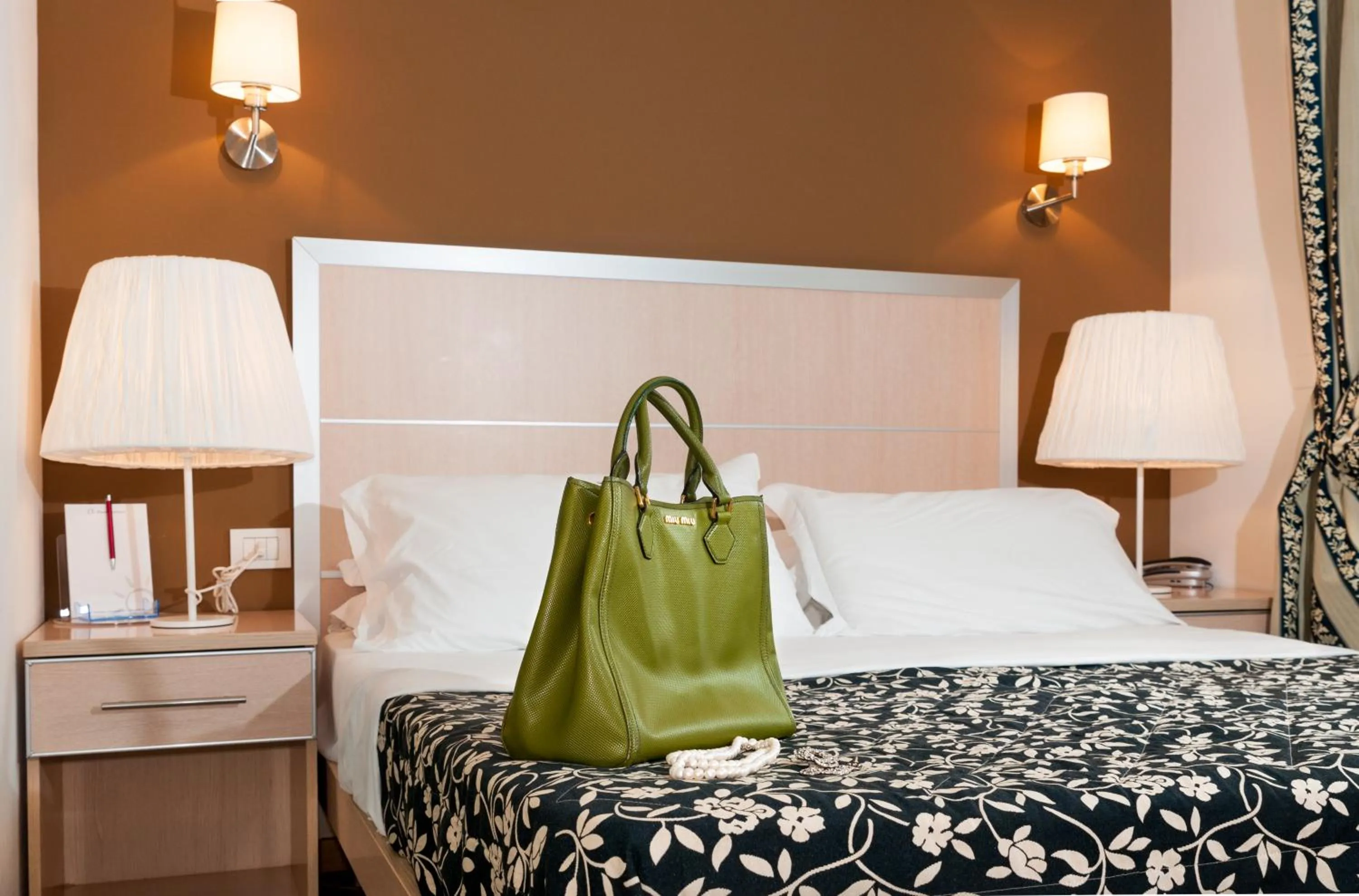 Lounge or bar, Bed in Residence T2