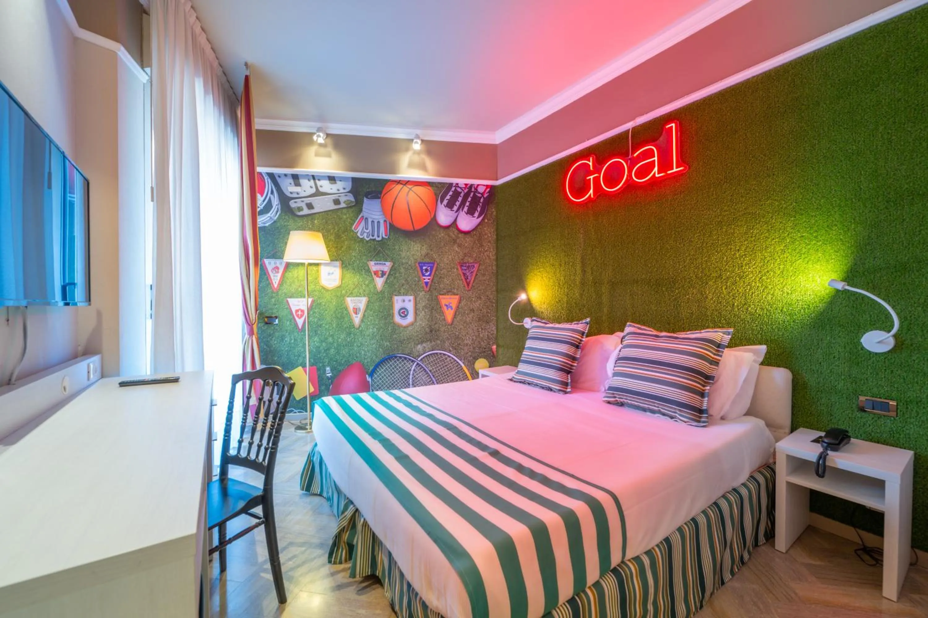 Bedroom, Bed in Admiral Art Hotel