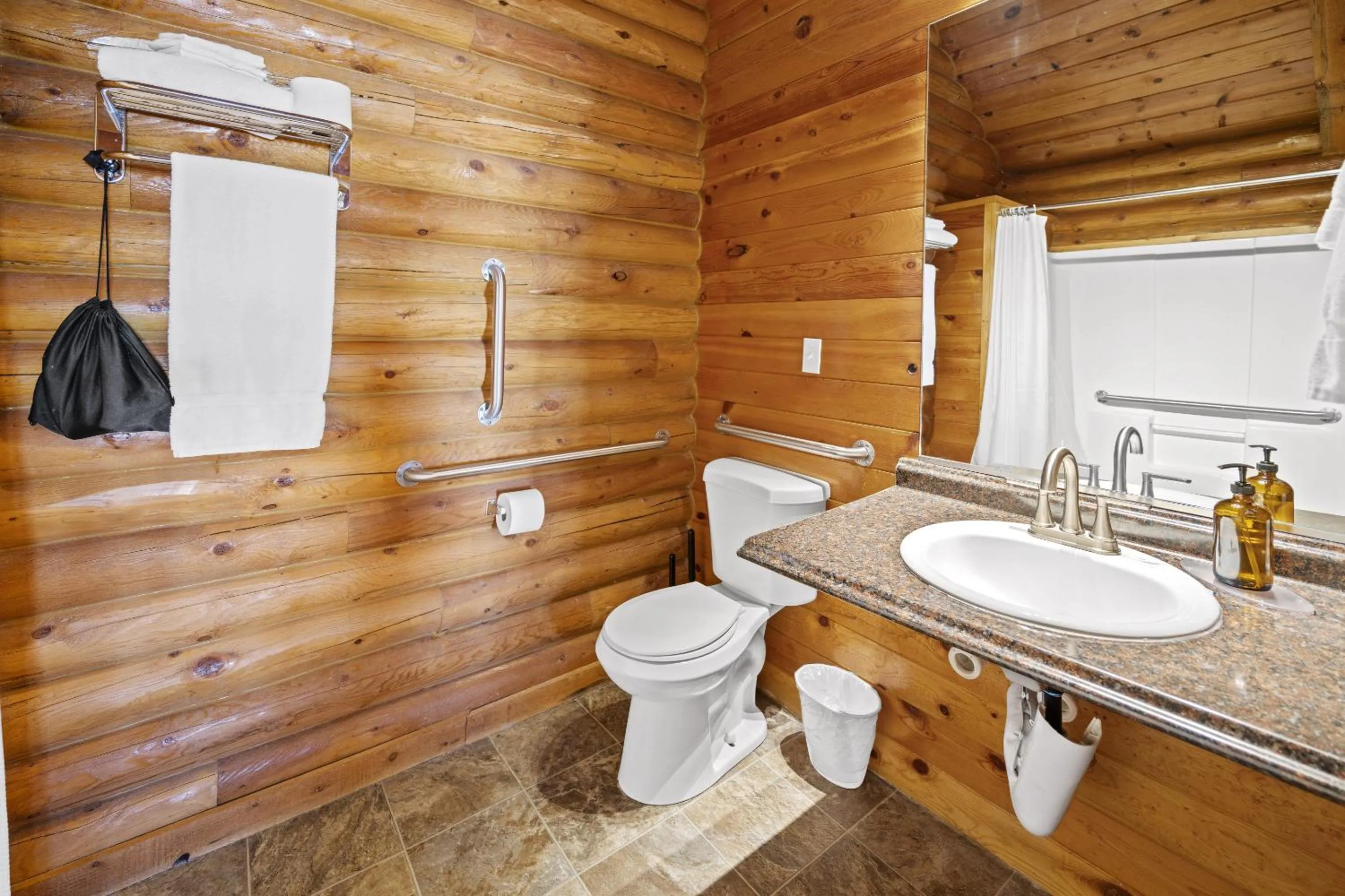 Bathroom in Bryce Canyon Log Cabins