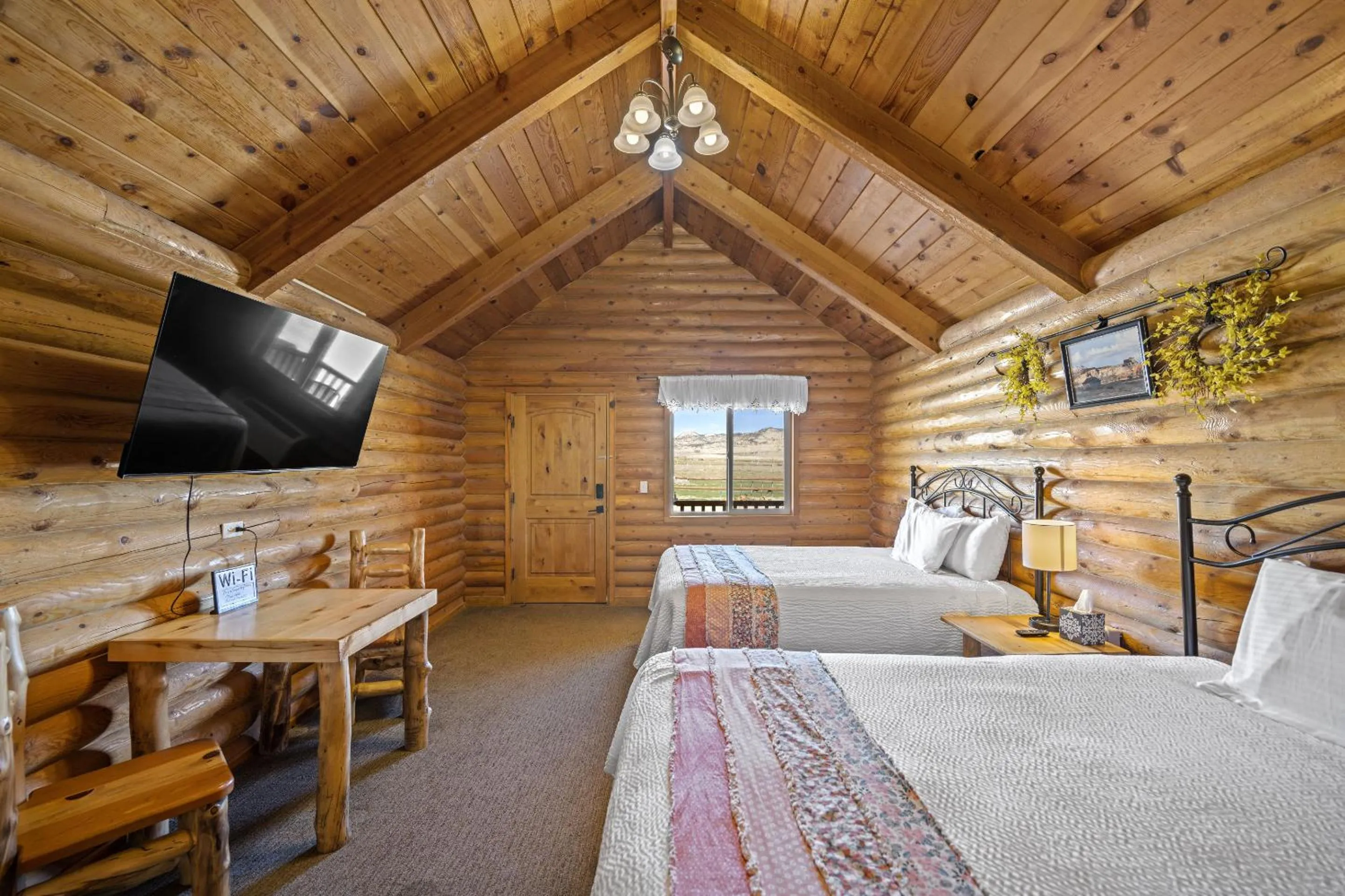 Bedroom in Bryce Canyon Log Cabins