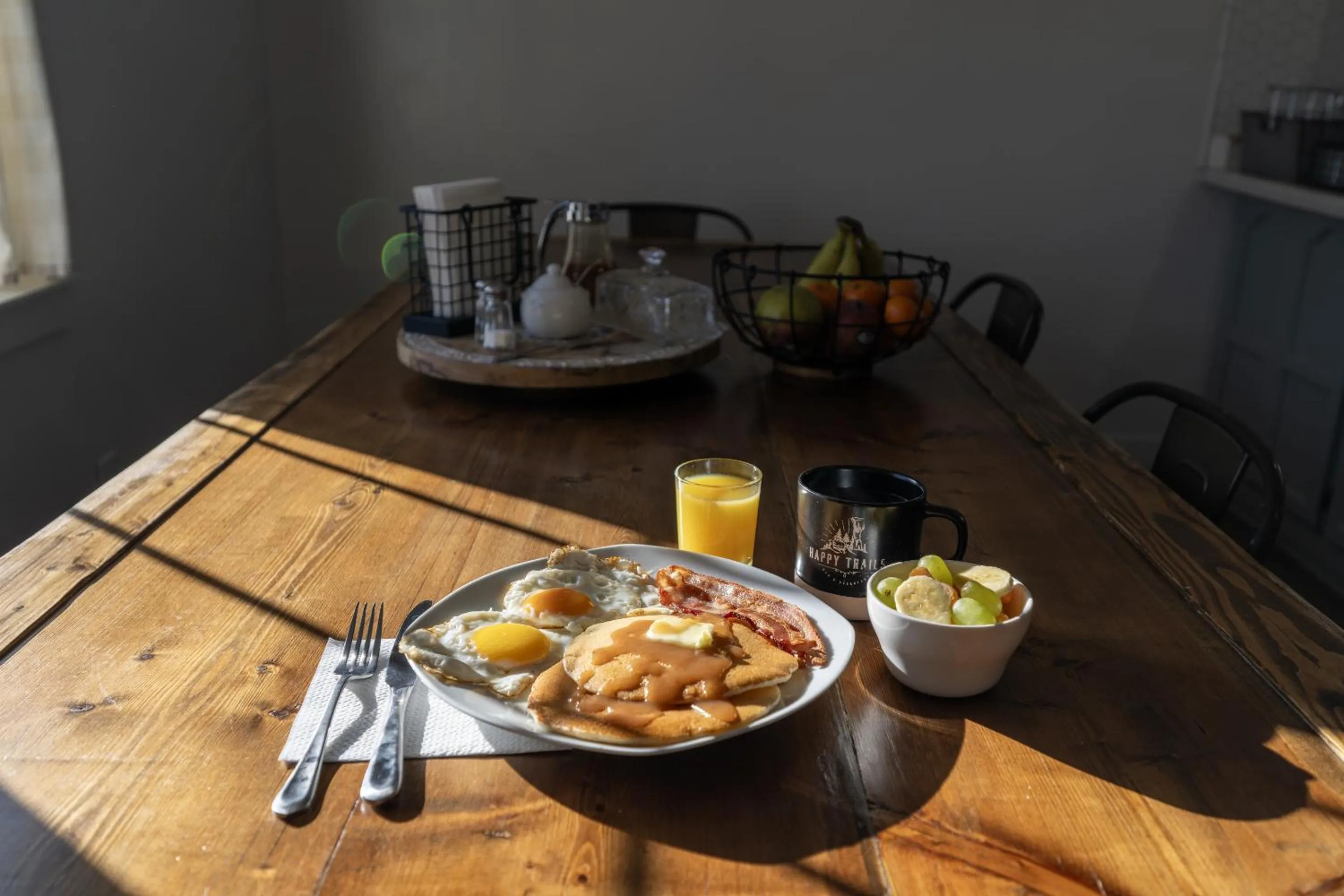 Breakfast in Bryce Canyon Log Cabins