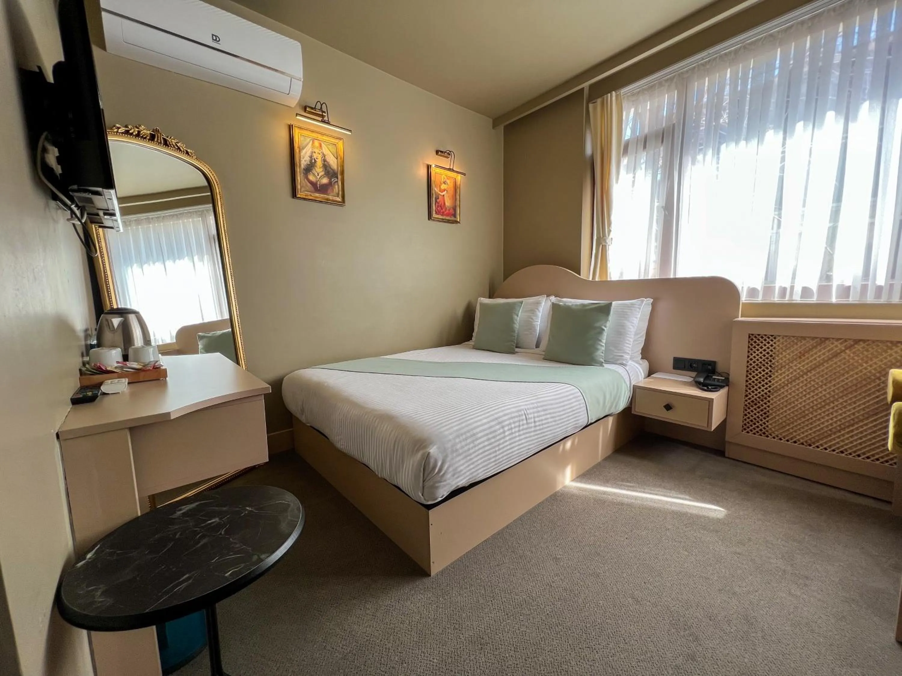 Living room in By Kinyas Hotel