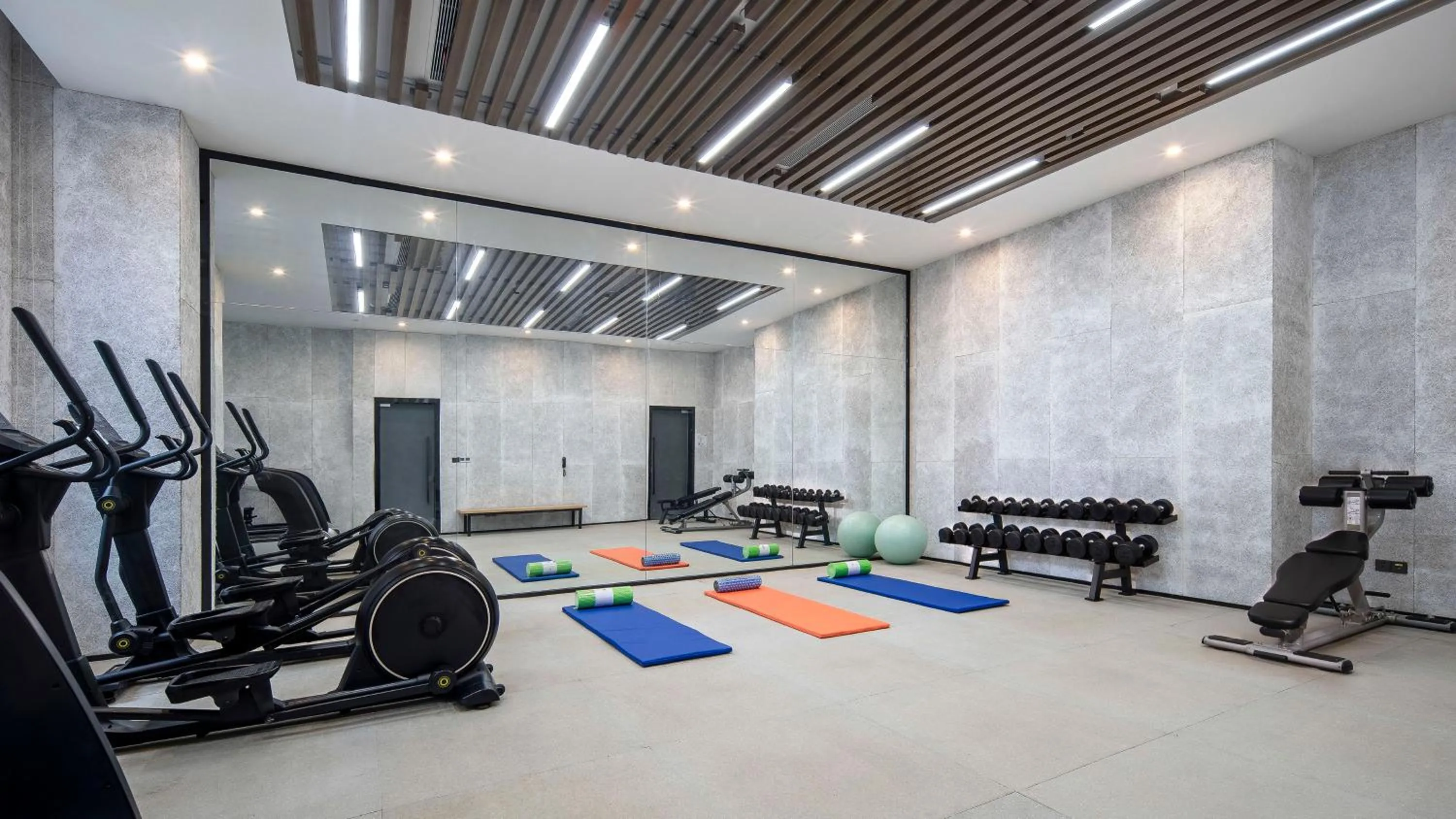 Fitness centre/facilities in Holiday Inn Express Chengdu Tianfu Airport Zone by IHG