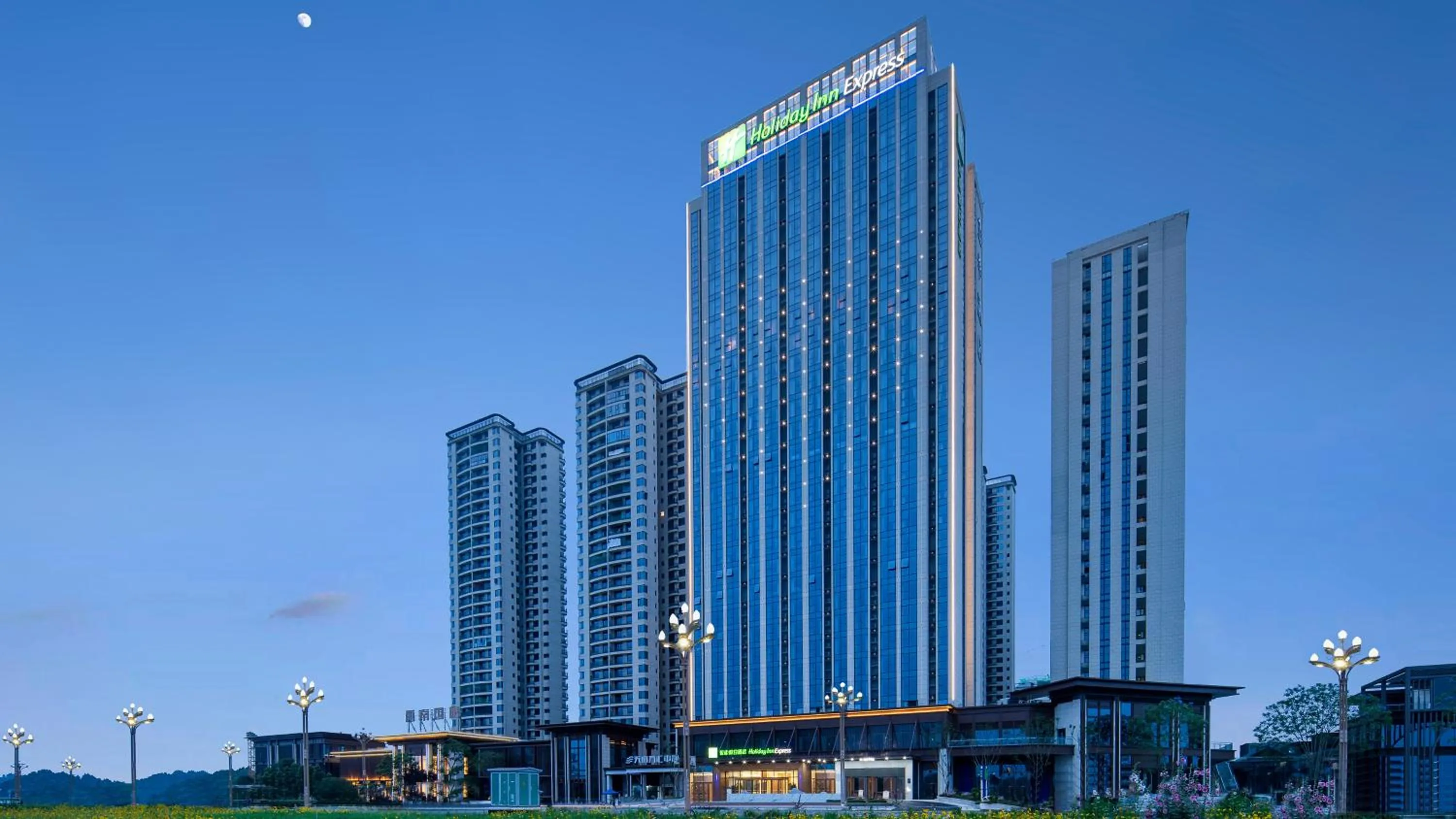 Property building in Holiday Inn Express Chengdu Tianfu Airport Zone by IHG