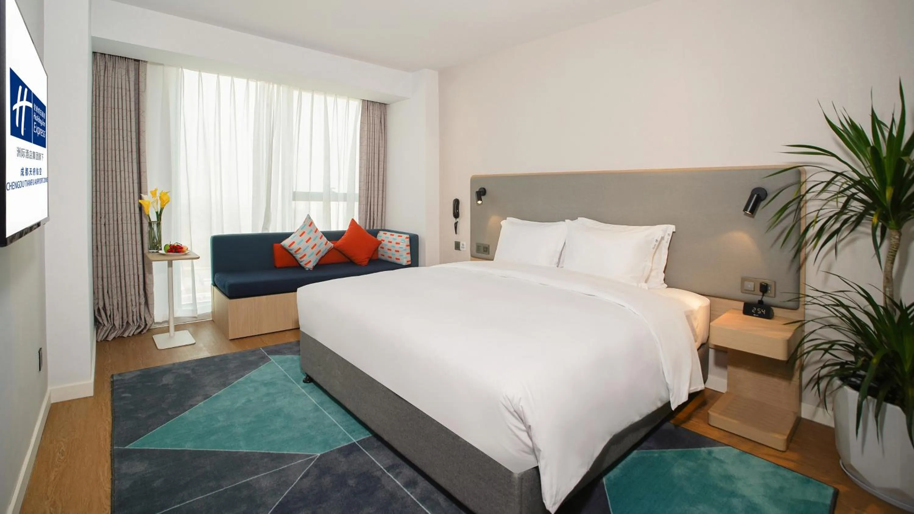 Bed in Holiday Inn Express Chengdu Tianfu Airport Zone by IHG
