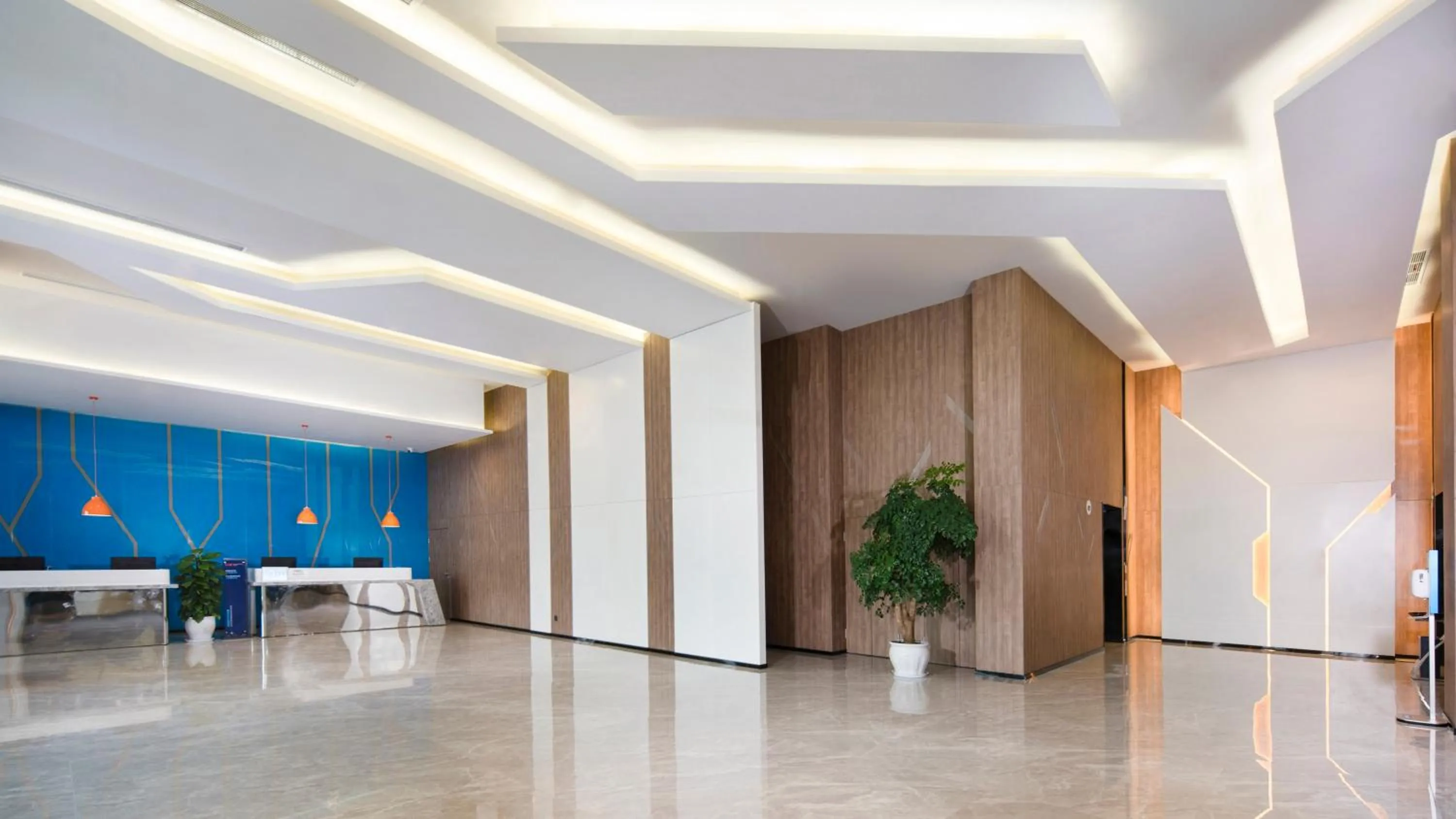 Lobby or reception in Holiday Inn Express Chengdu Tianfu Airport Zone by IHG