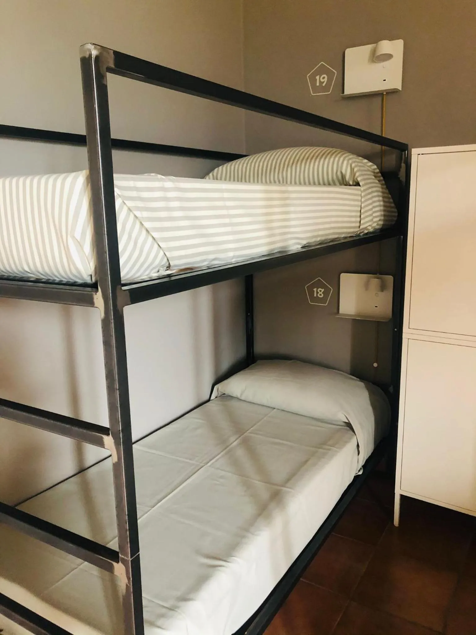 Single Bed in Female Dormitory Room in Casa Conte Rosso