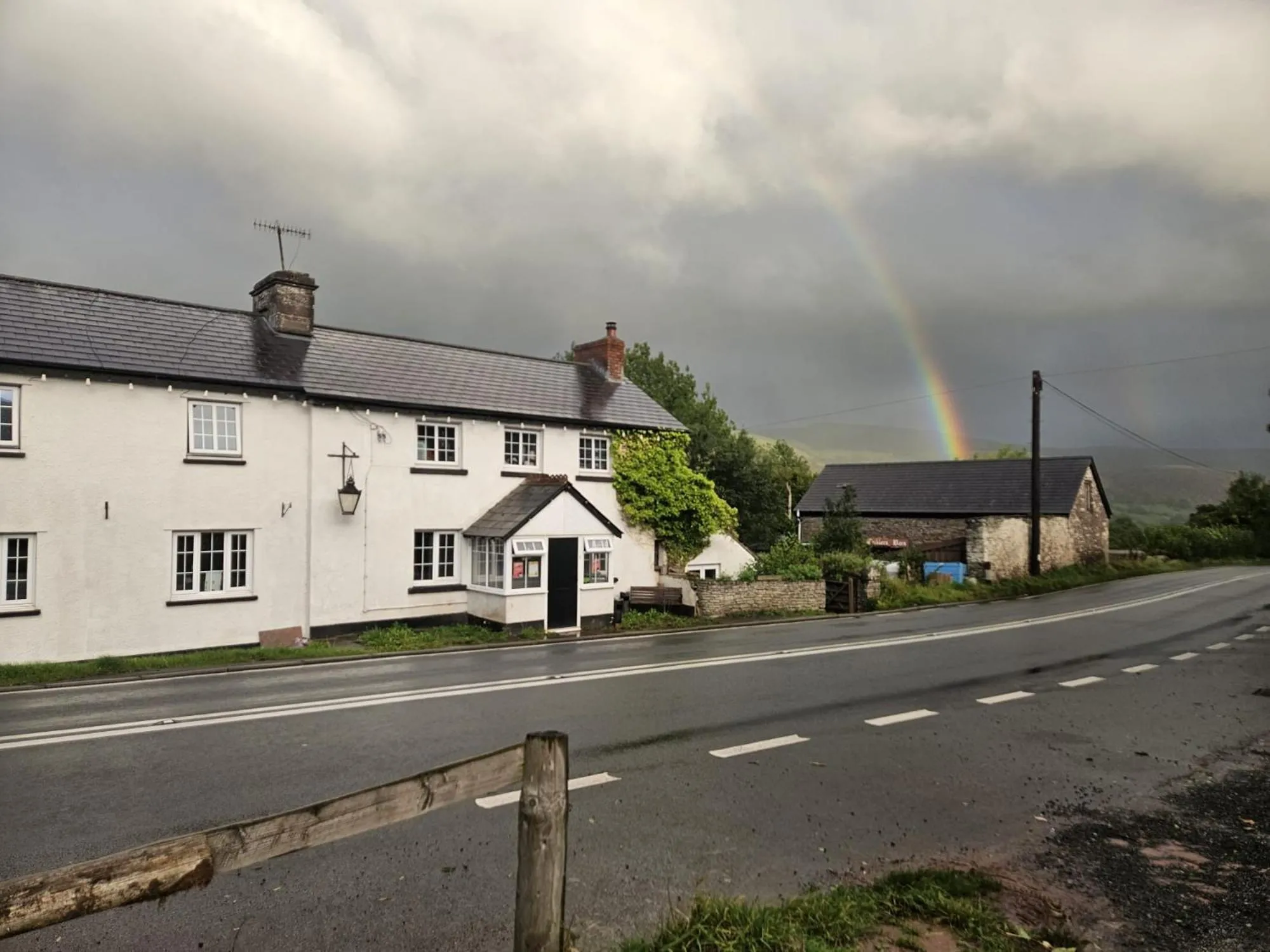 Dinas Castle Inn (The Dragons Back)