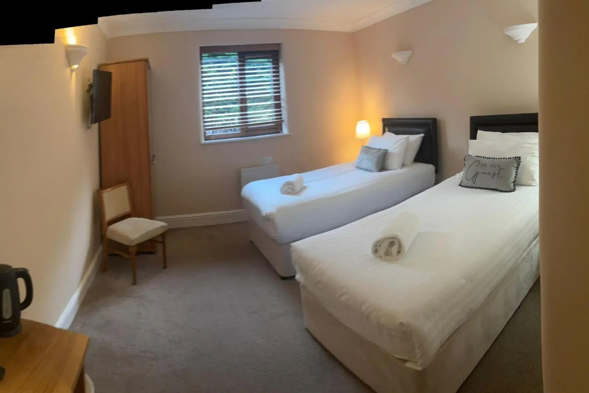 Twin Room in The Poachers Hotel Twin Room in The Poachers Hotel