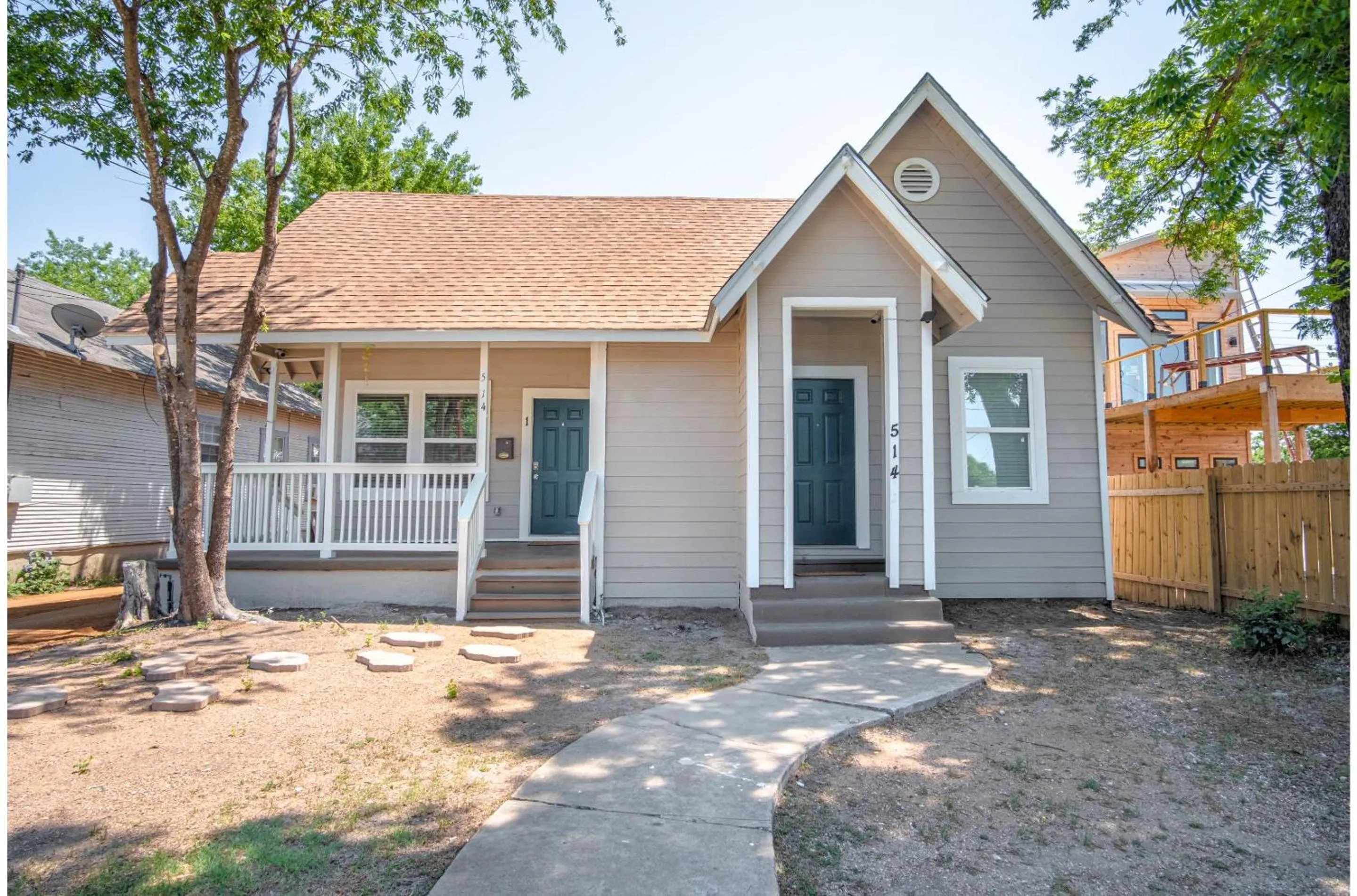 Property building in Fabulous Newly Renovated 1Br1Ba Near Downtown