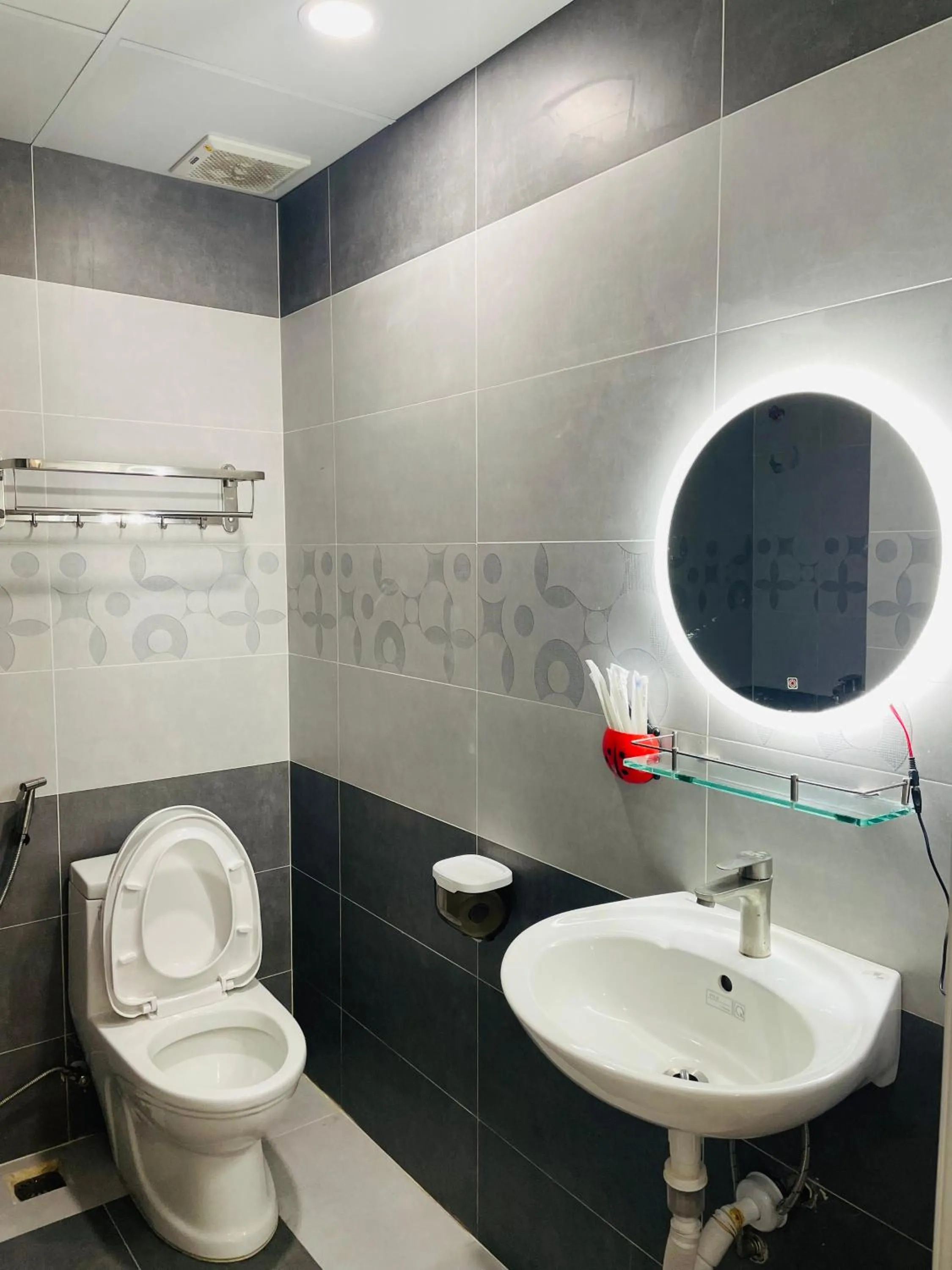 Shower in Duy Thanh hotel