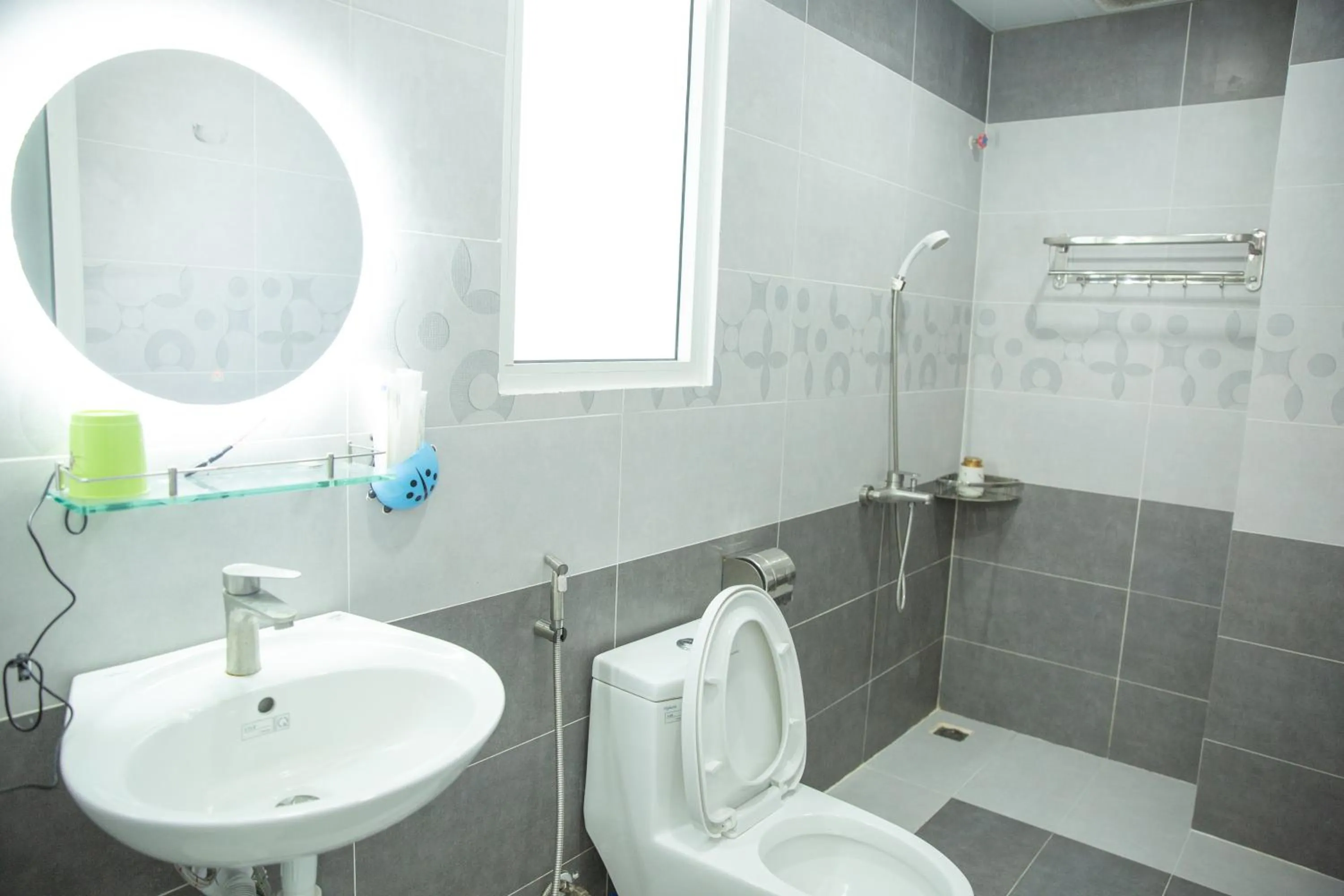 Shower in Duy Thanh hotel