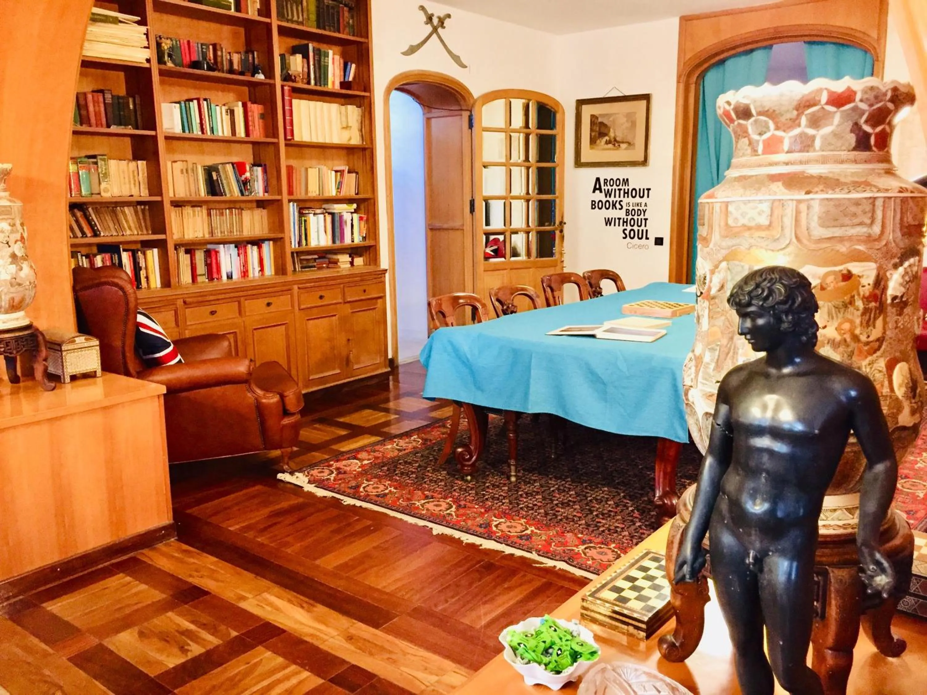 Library in Villa Scilla e Cariddi