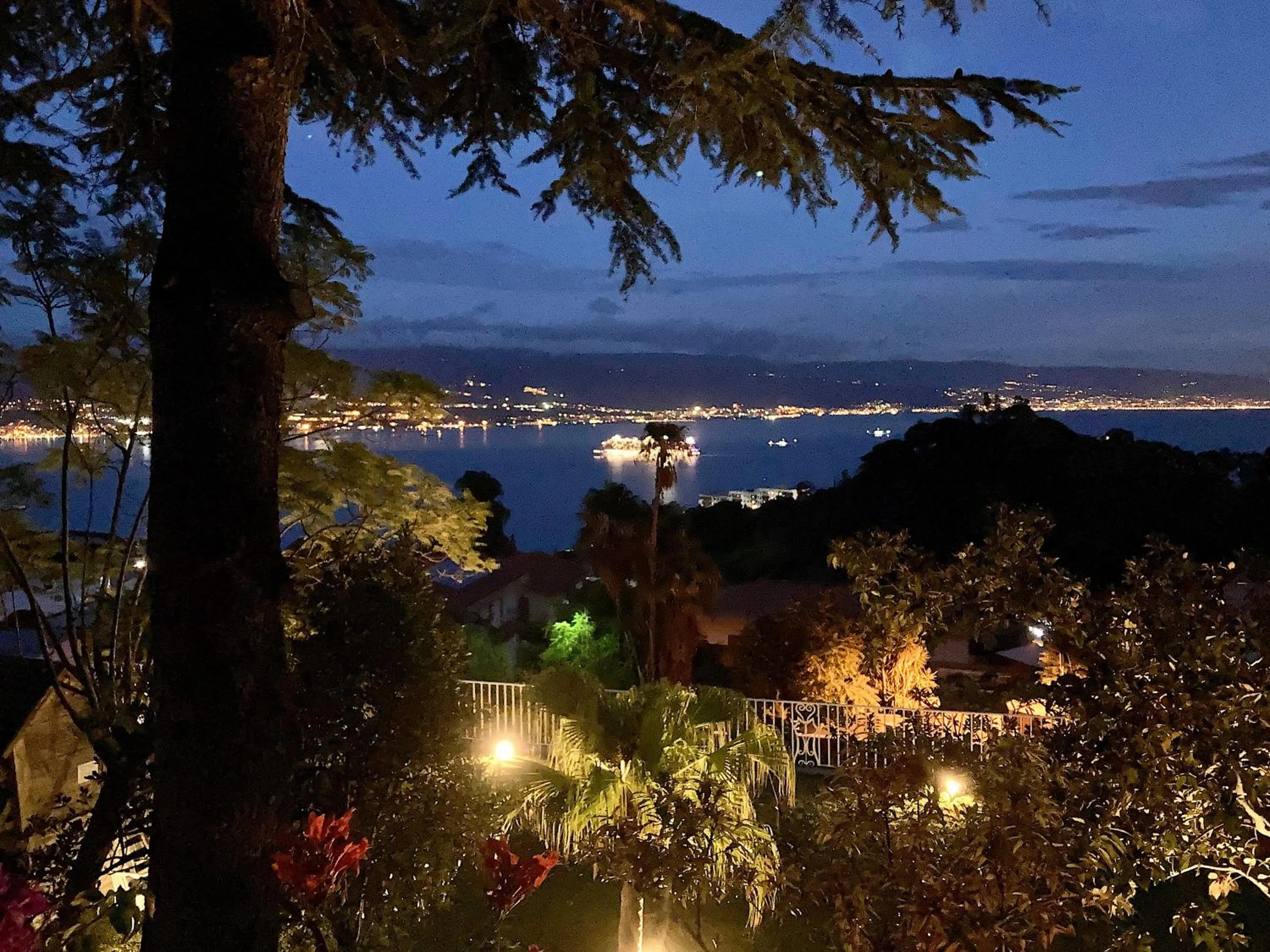 Night in Villa Scilla e Cariddi