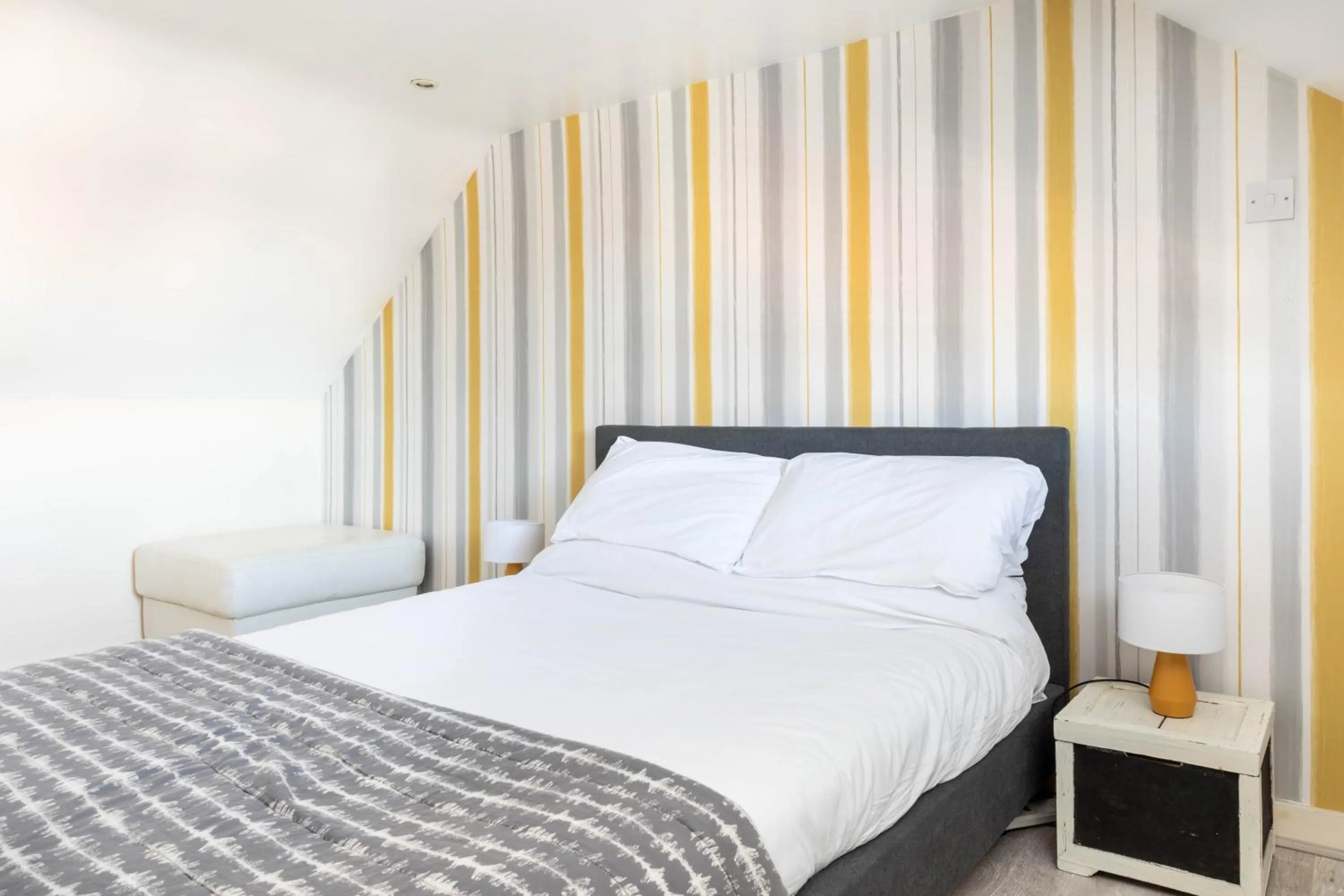 Bedroom, Bed in Sprite Cottage, in the heart of Whitstable