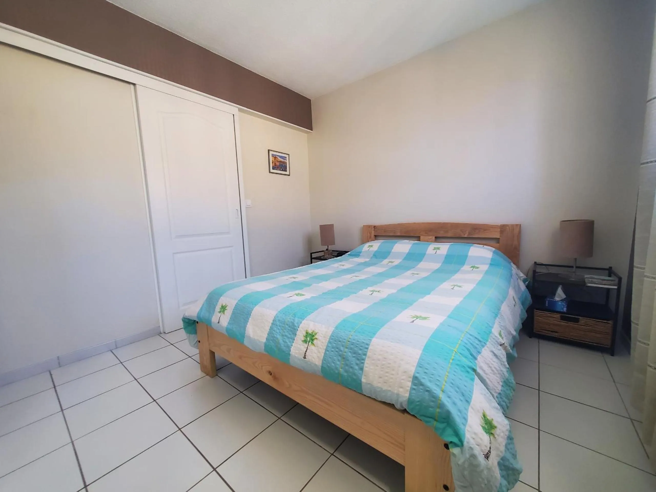 Bed in Port FREJUS 3 Pieces climatise 80m2 Proche de tout