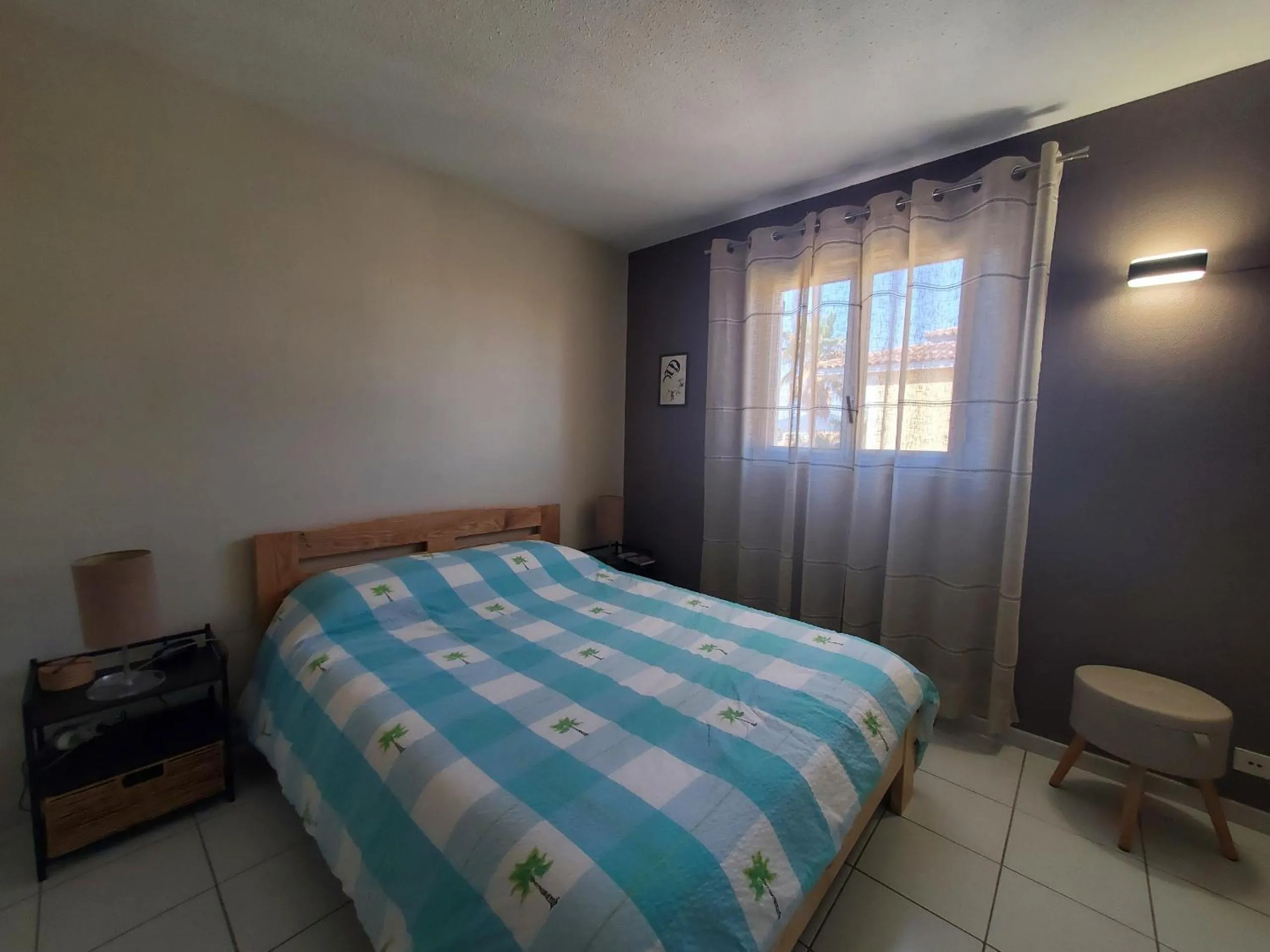 Bed in Port FREJUS 3 Pieces climatise 80m2 Proche de tout